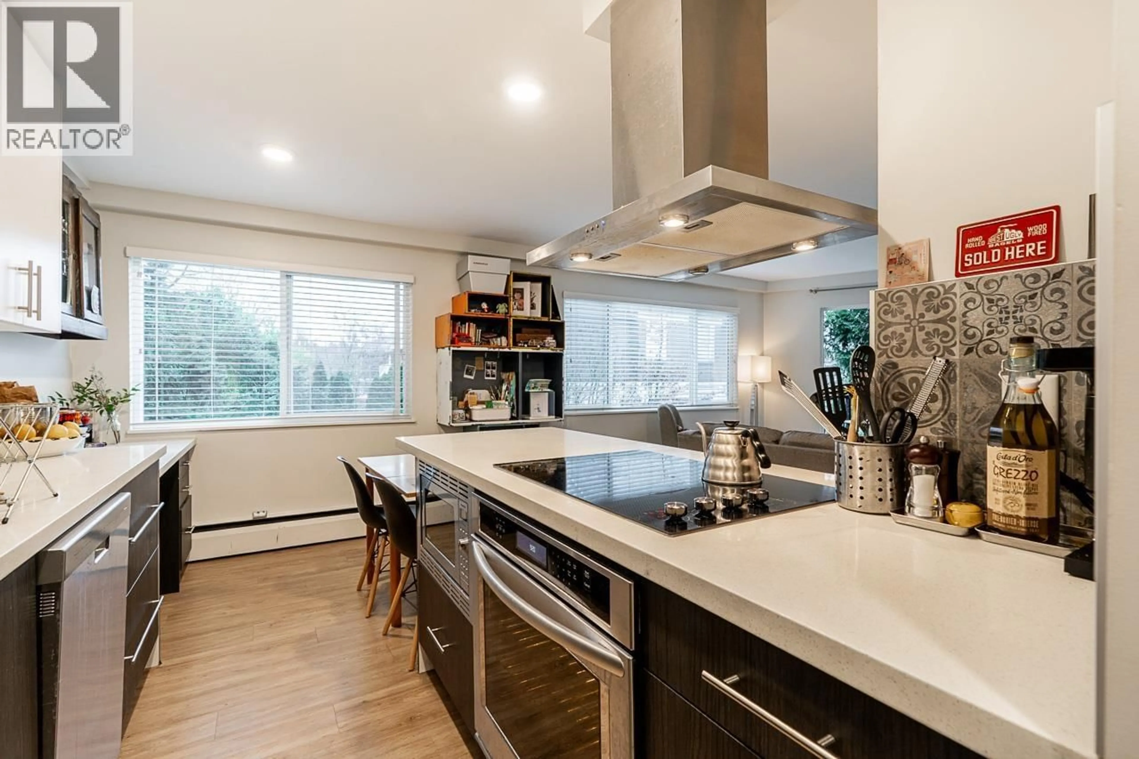 Contemporary kitchen, unknown for 213 - 36 14TH AVENUE, Vancouver British Columbia V5T4C9