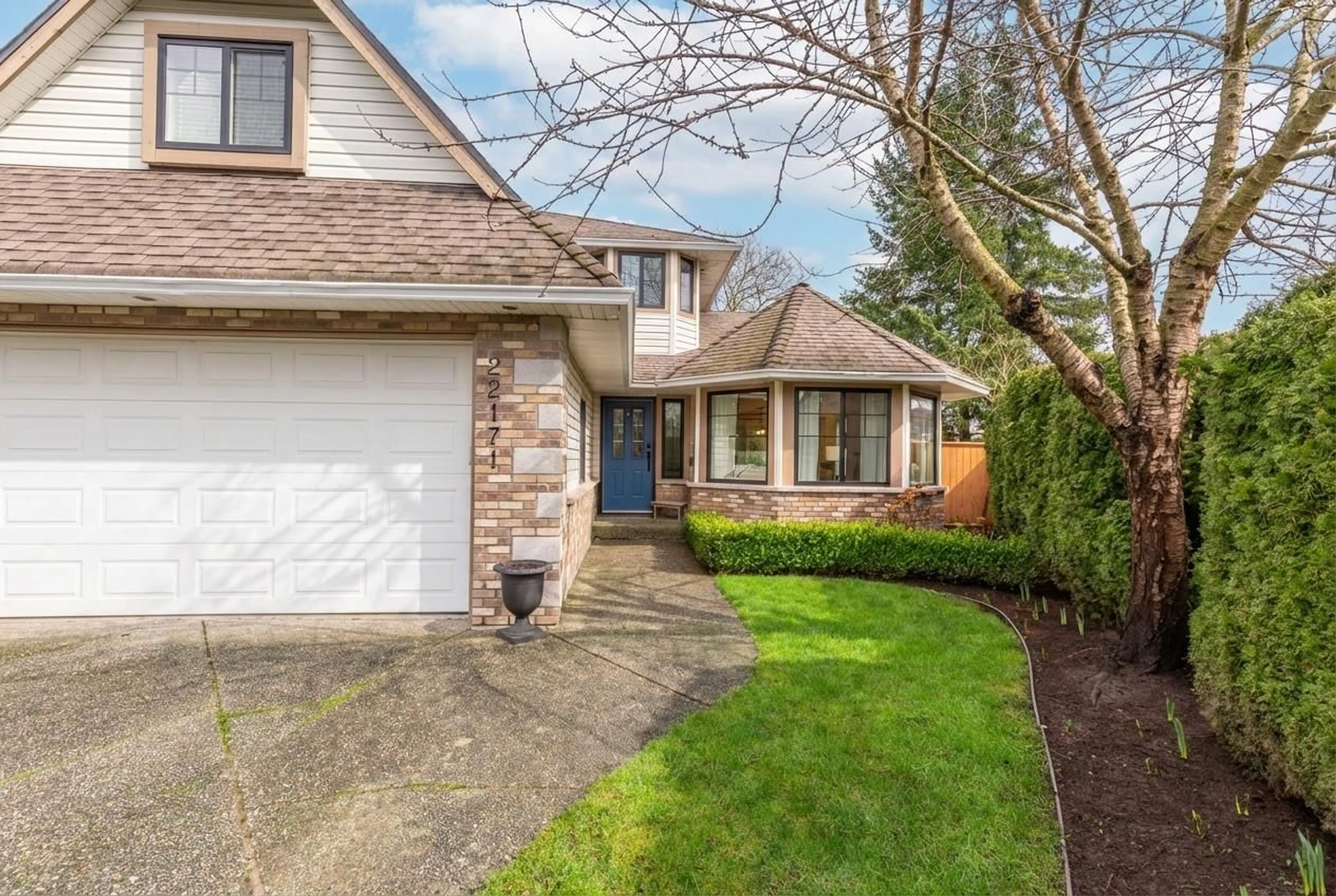 Home with vinyl exterior material, street for 22171 46A AVENUE, Langley British Columbia V2Z1A4