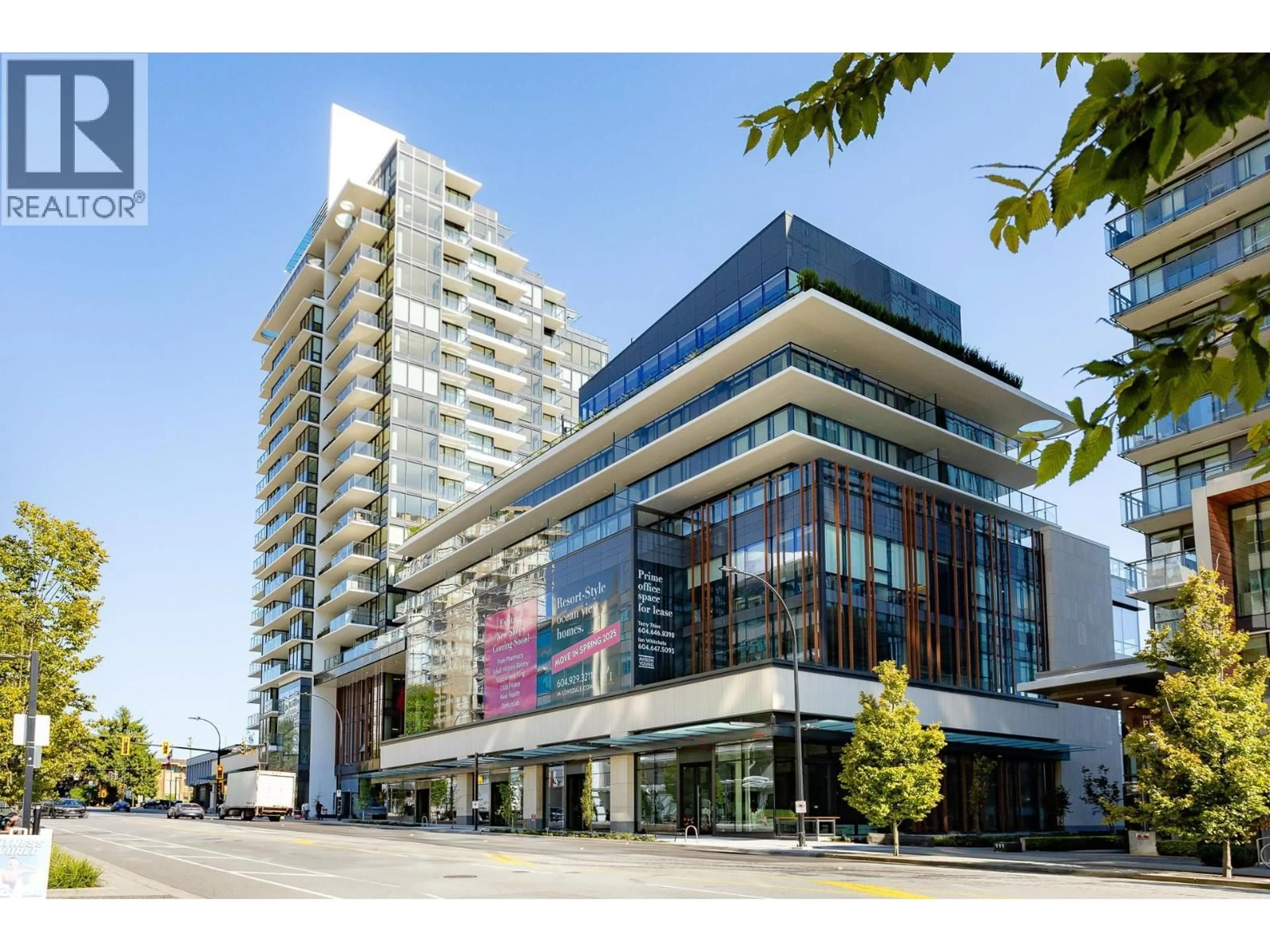 Indoor foyer for 703 - 135 13TH STREET, North Vancouver British Columbia V7L0J8