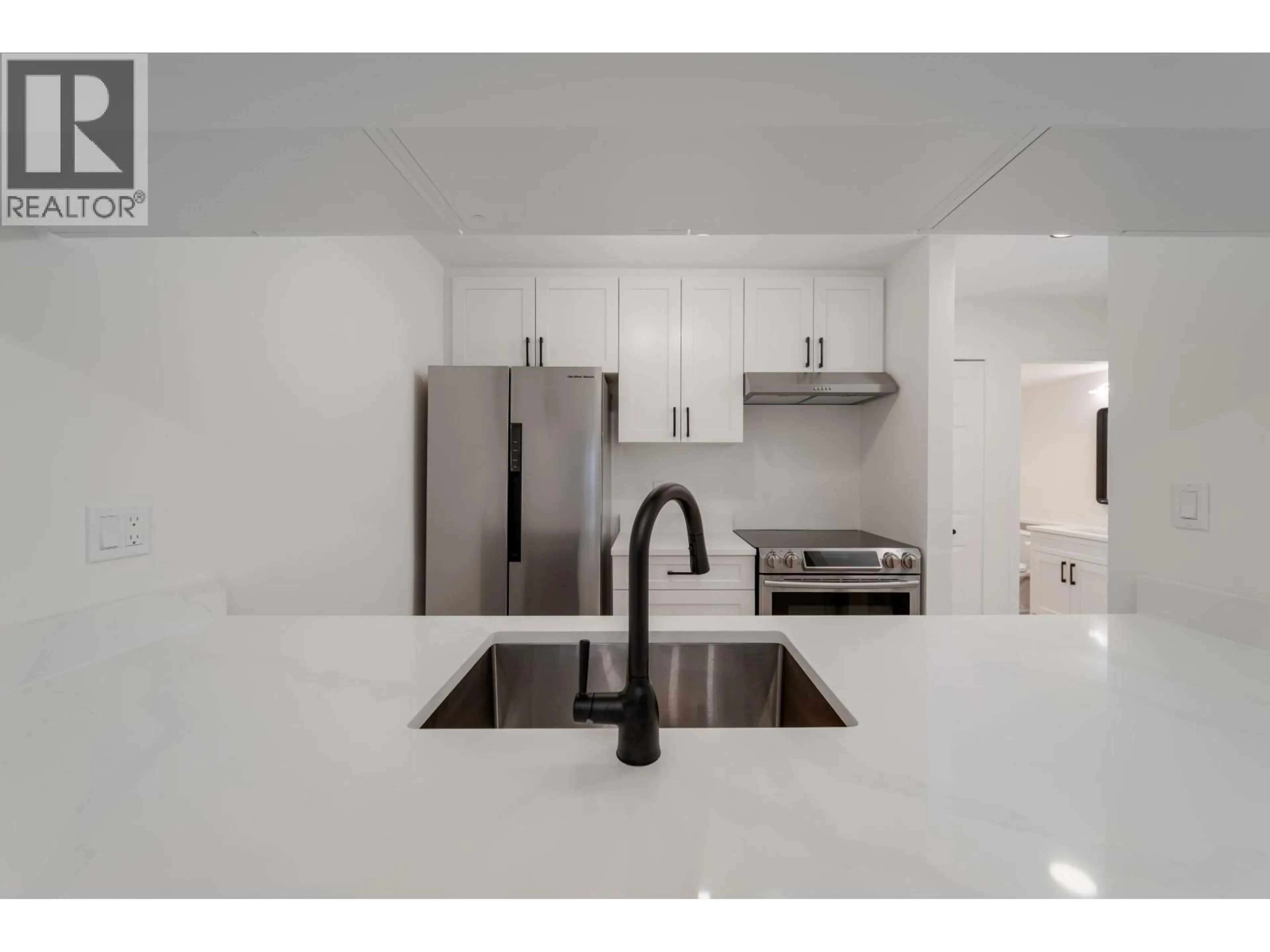 Standard kitchen, ceramic/tile floor for 104 - 1147 NELSON STREET, Vancouver British Columbia V6E1J3