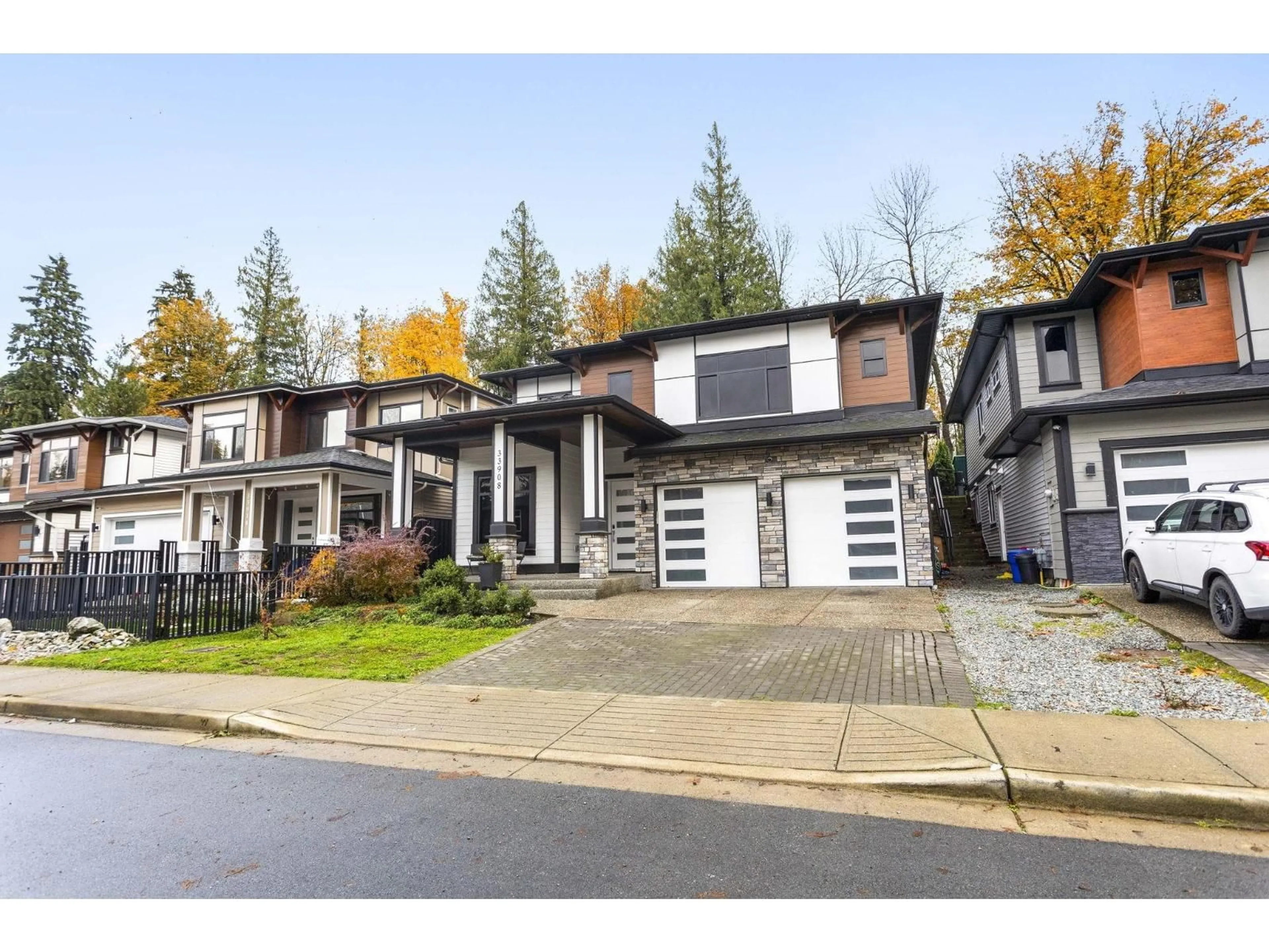 Home with brick exterior material, street for 33908 TOOLEY PLACE, Mission British Columbia V2V0G5