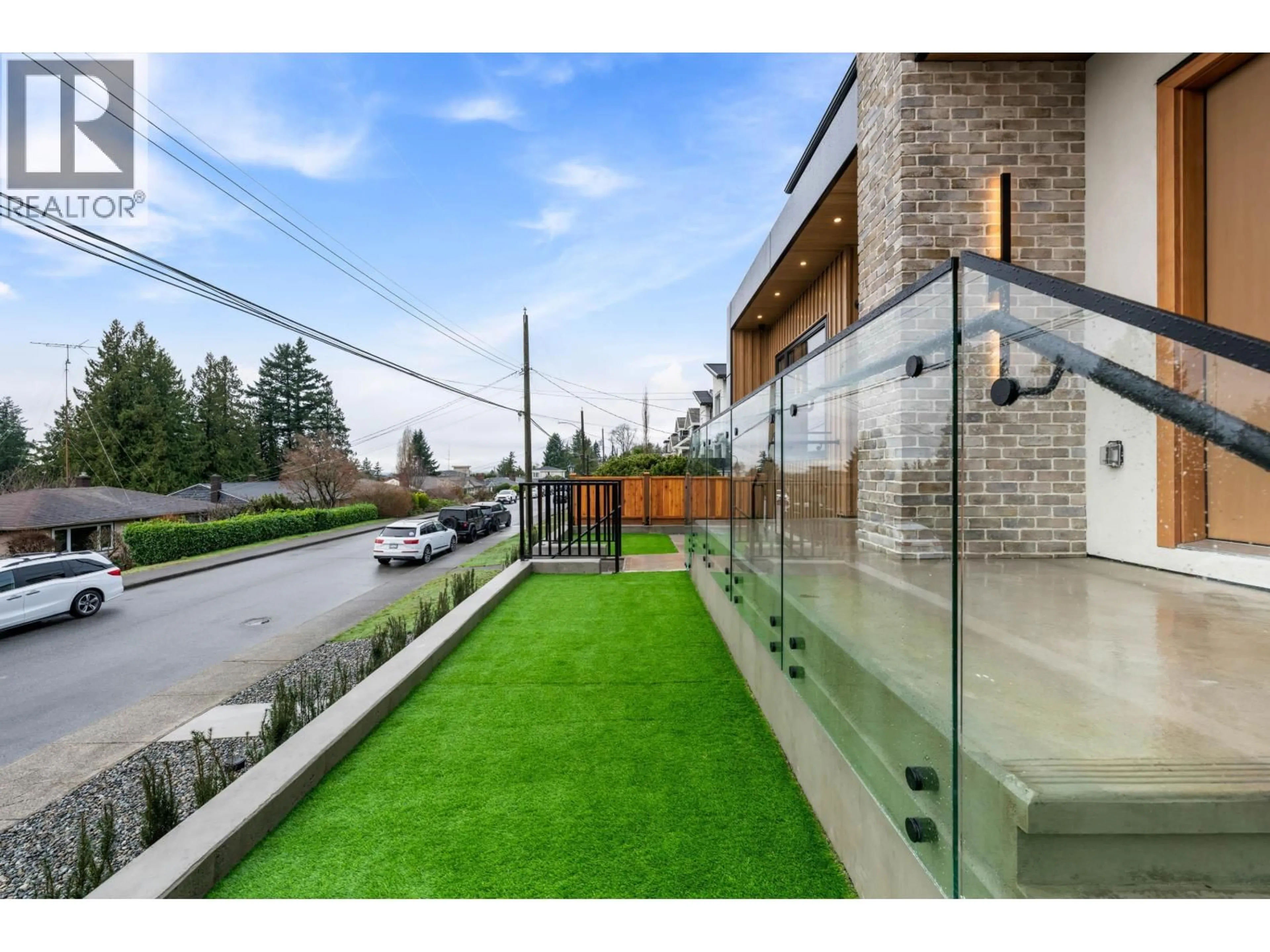 Patio, street for 1 - 6107 PATRICK STREET, Burnaby British Columbia V5J3B8