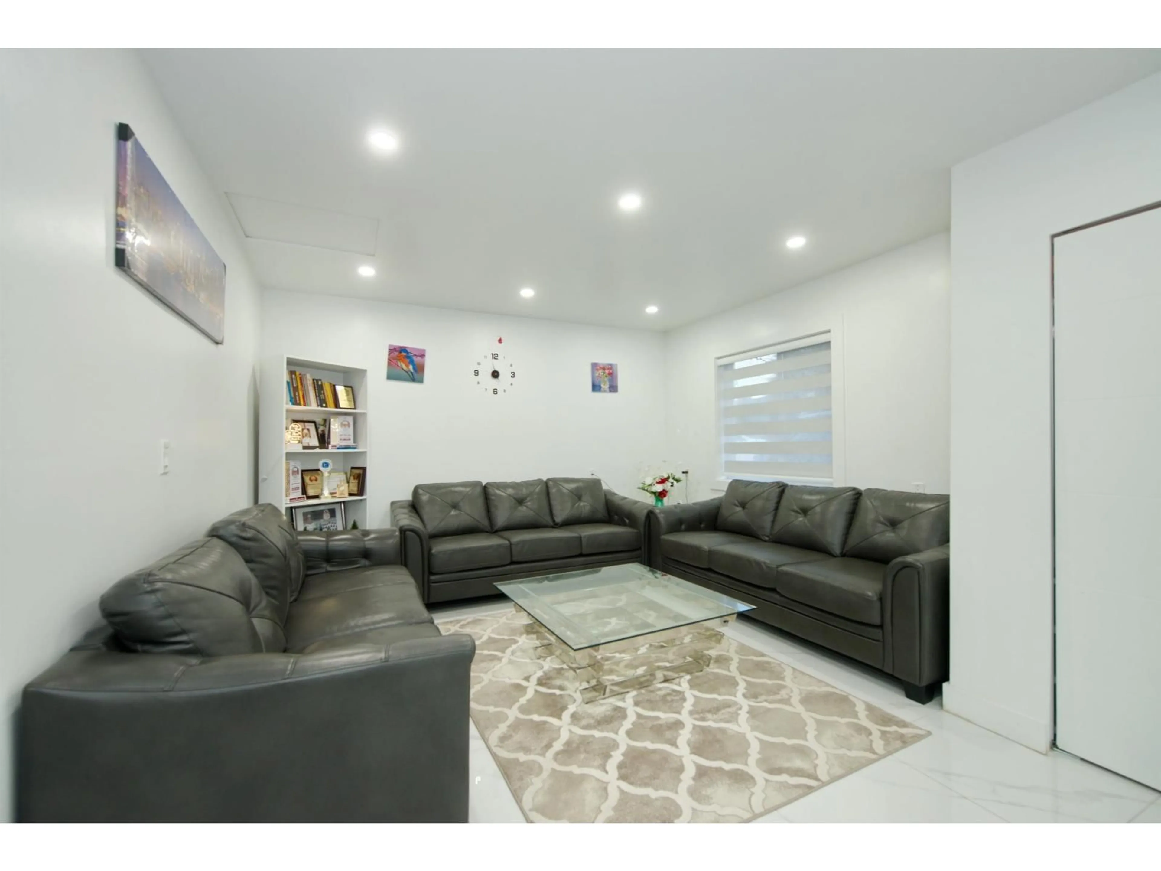 Living room with furniture, unknown for 7681 125 STREET, Surrey British Columbia V3W7W2