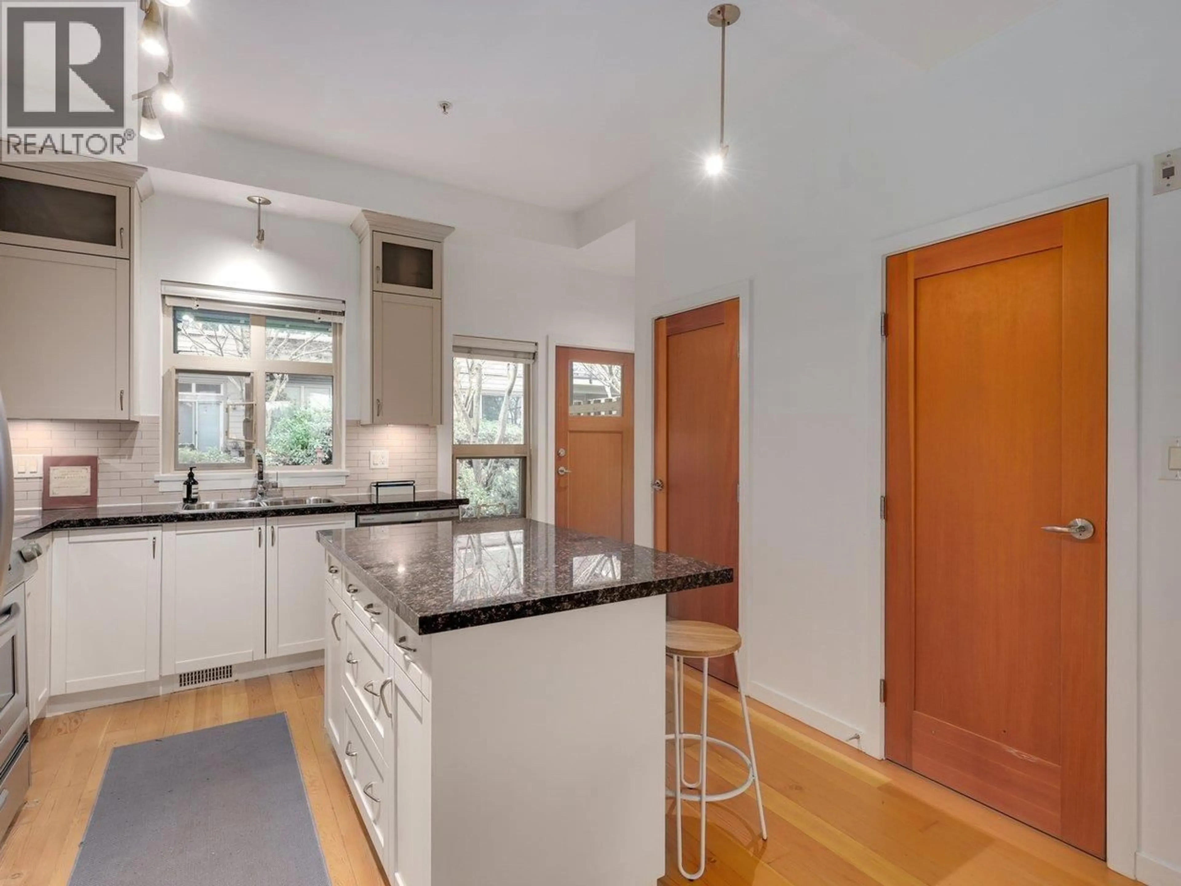 Open concept kitchen, unknown for 124 - 250 SALTER STREET, New Westminster British Columbia V3M0B7