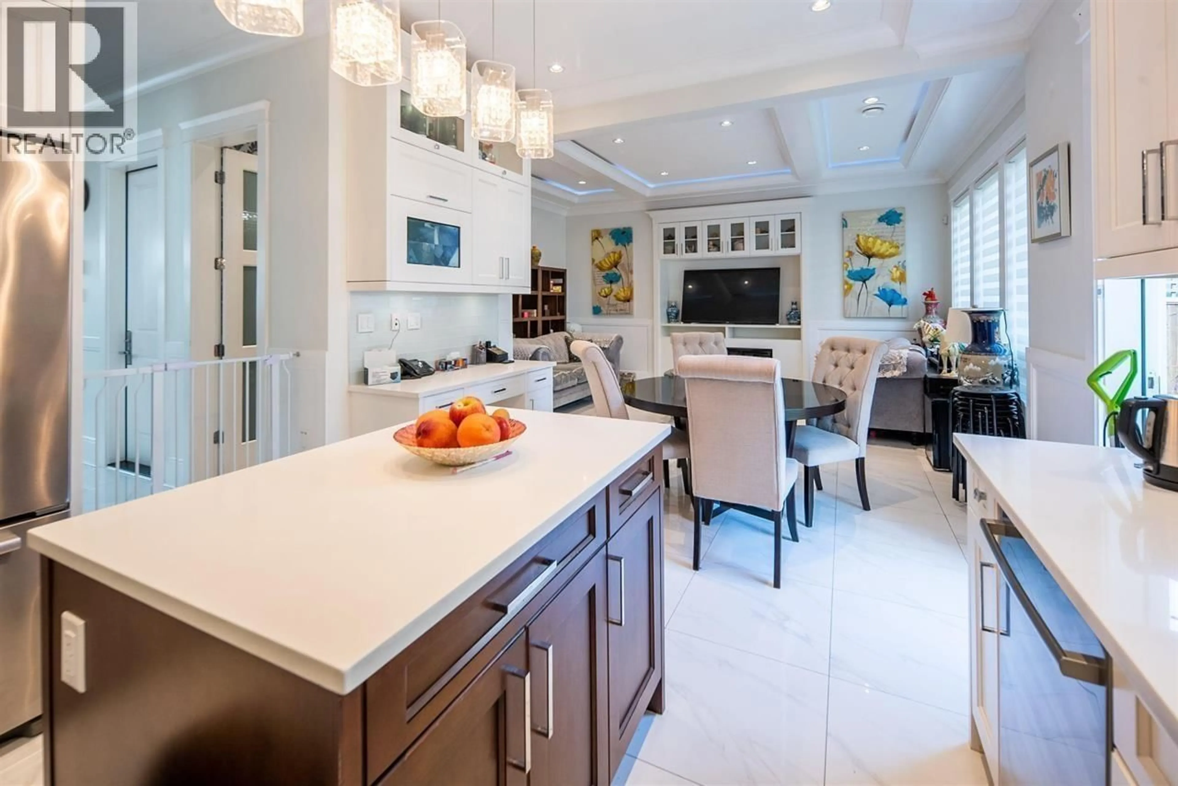 Open concept kitchen, ceramic/tile floor for 5819 MONCTON STREET, Richmond British Columbia V7E3B2