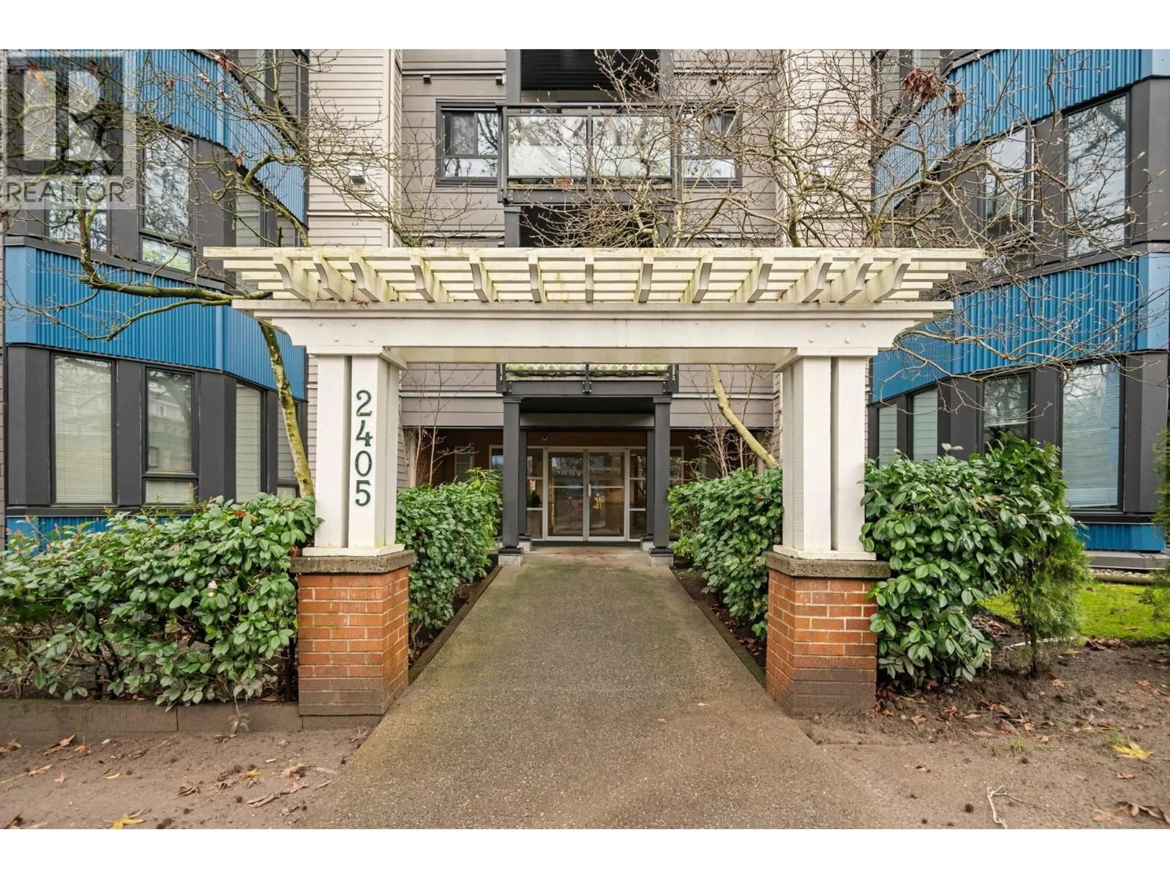 Indoor foyer for PH7 - 2405 KAMLOOPS STREET, Vancouver British Columbia V5M4V6