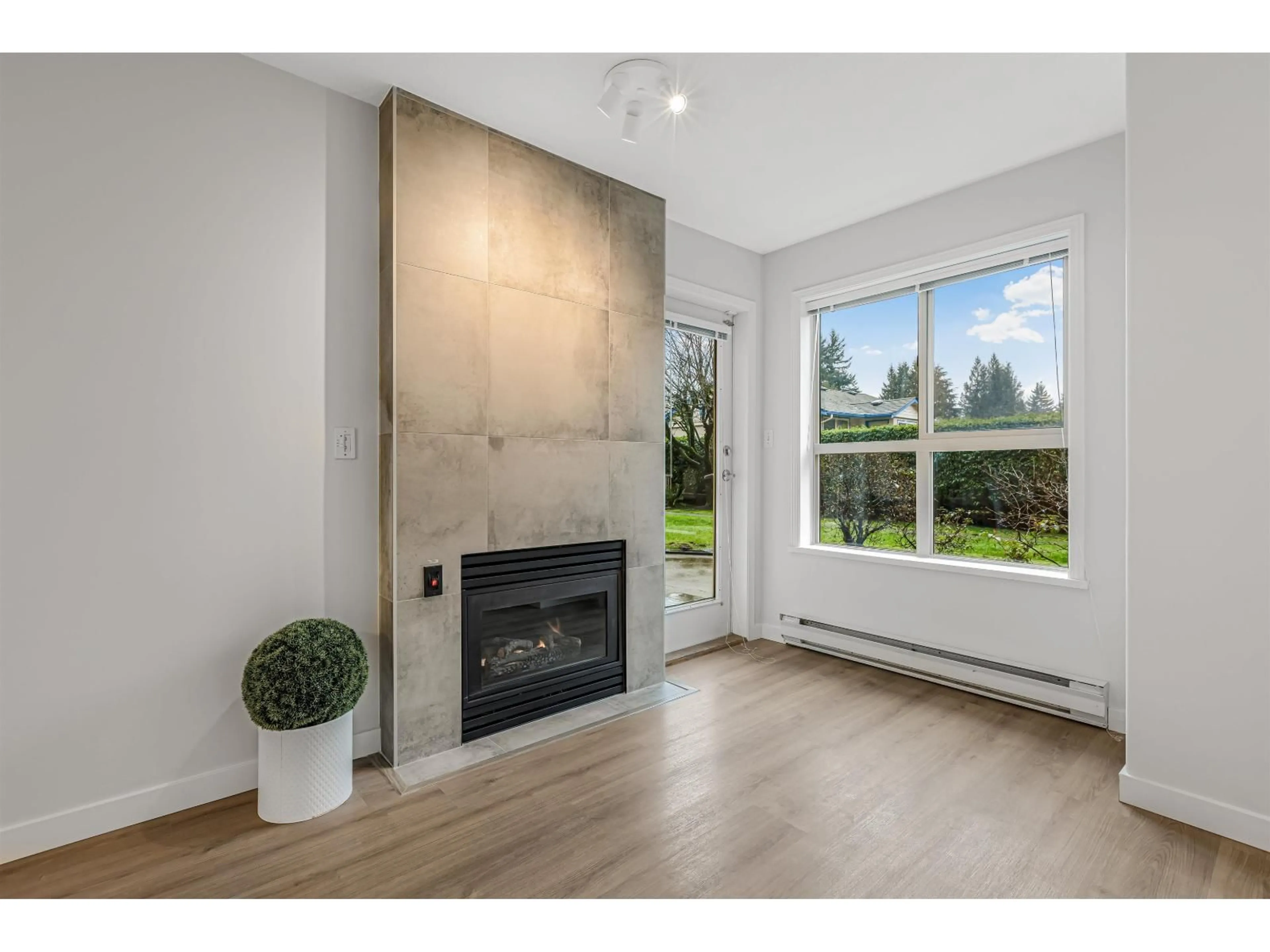 A pic of a room for 105 - 33731 MARSHALL ROAD, Abbotsford British Columbia V2S1L3