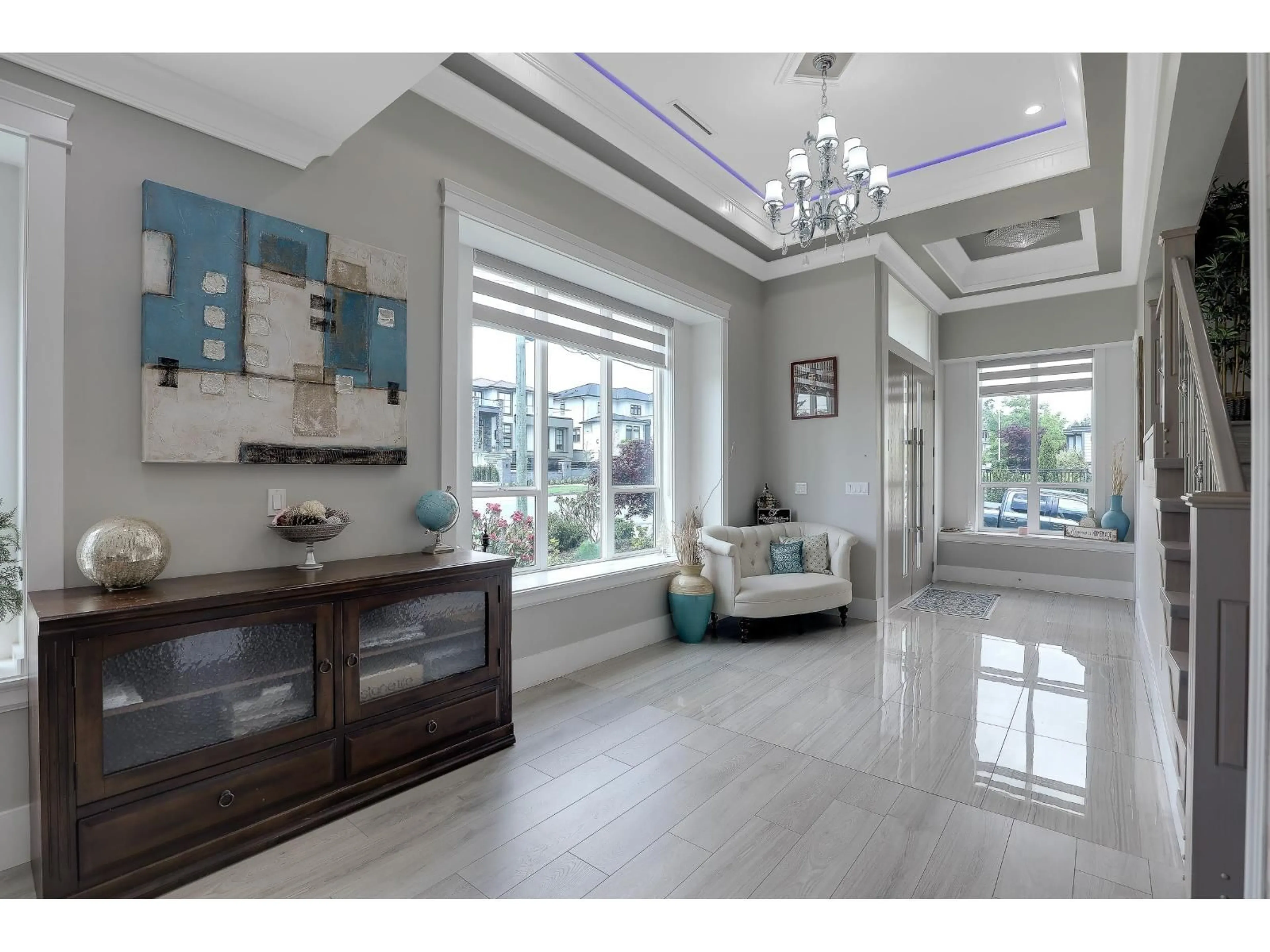 Indoor foyer for 5438 188 STREET, Surrey British Columbia V3S6R4