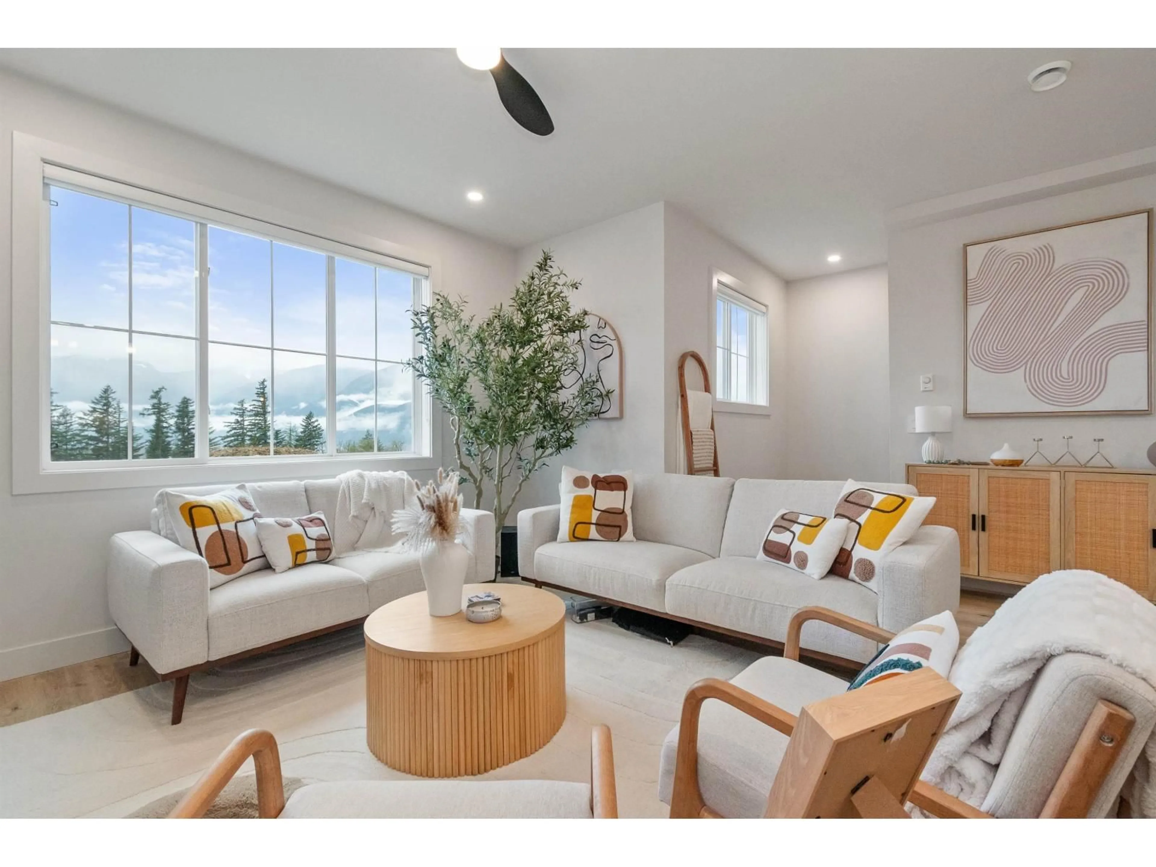 Living room with furniture, unknown for 38 - 1928 WOODSIDE BOULEVARD, Agassiz British Columbia V0M1A1