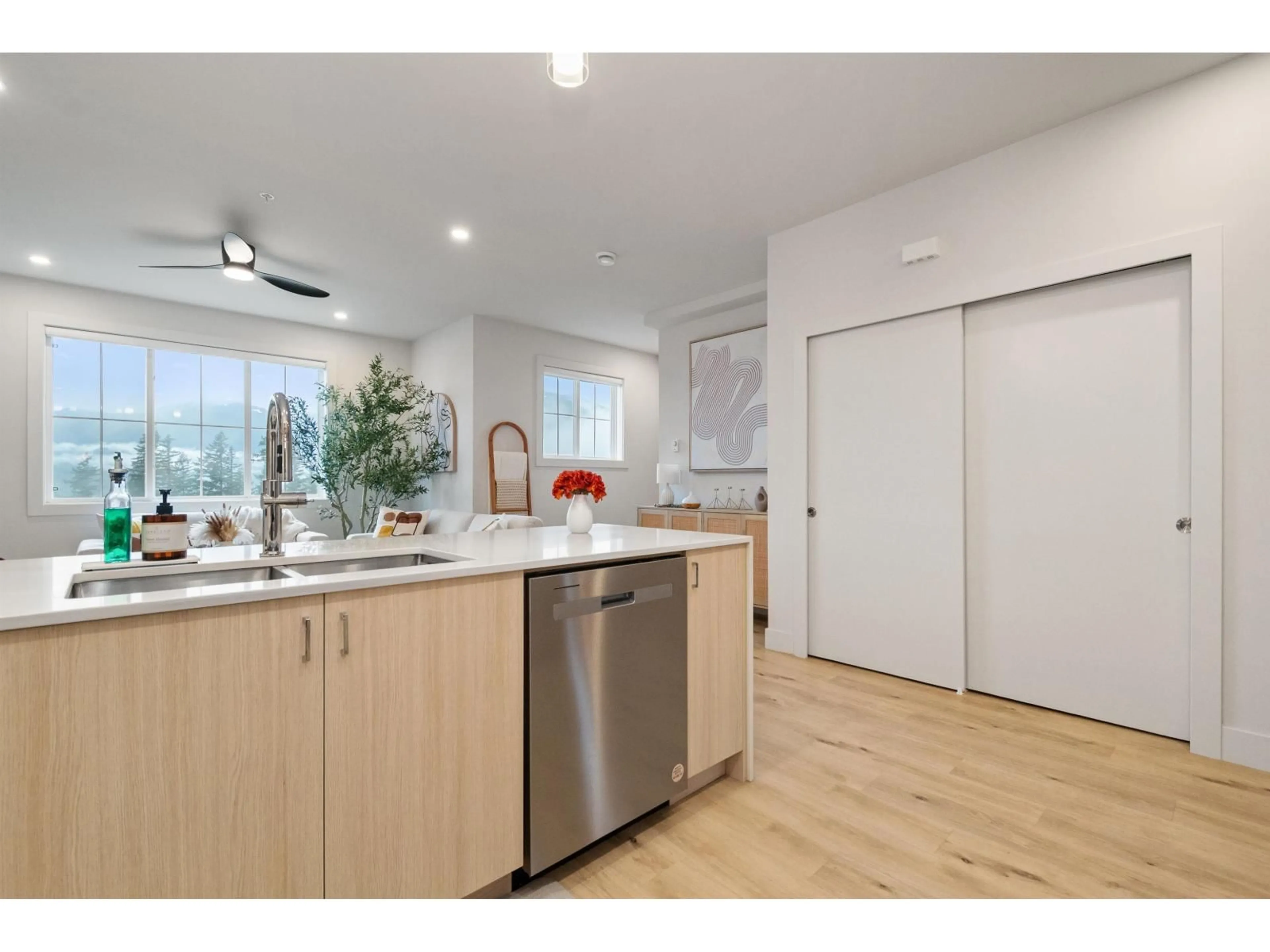 Open concept kitchen, unknown for 38 - 1928 WOODSIDE BOULEVARD, Agassiz British Columbia V0M1A1