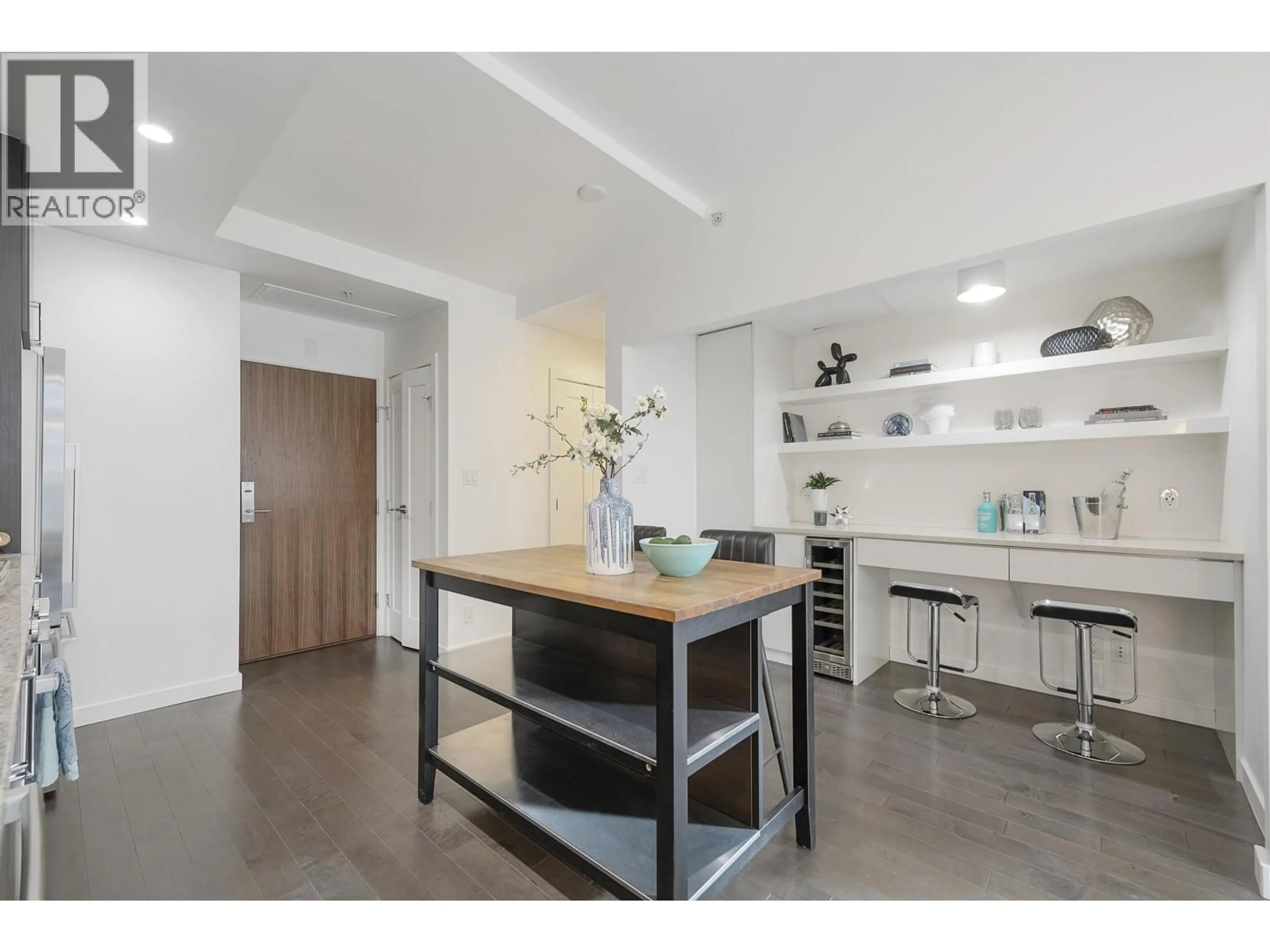 Open concept kitchen, unknown for 510 - 38 1ST AVENUE, Vancouver British Columbia V5Y0K3