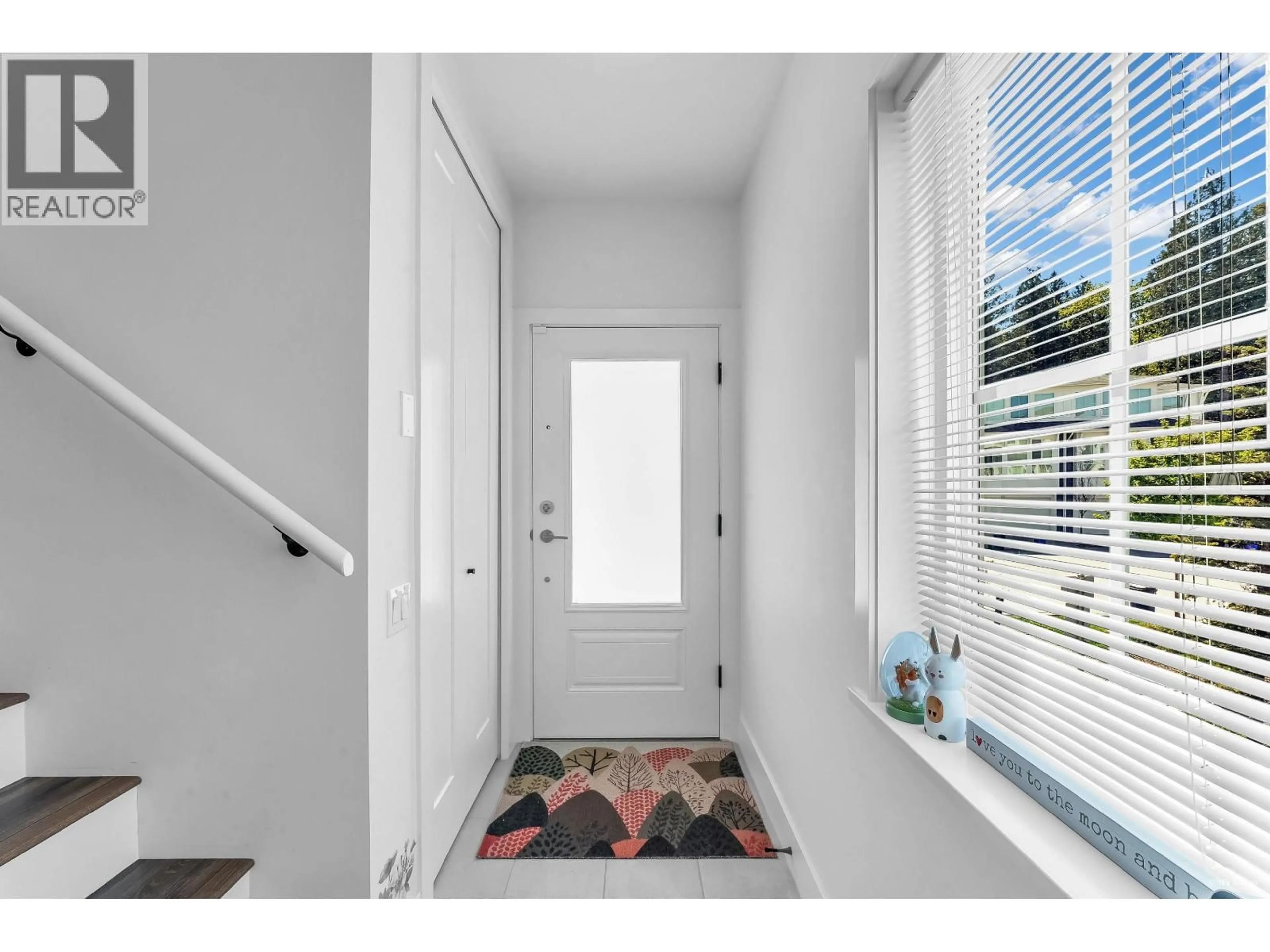 Indoor entryway for 105 - 4638 ORCA WAY, Tsawwassen British Columbia V4M0C2