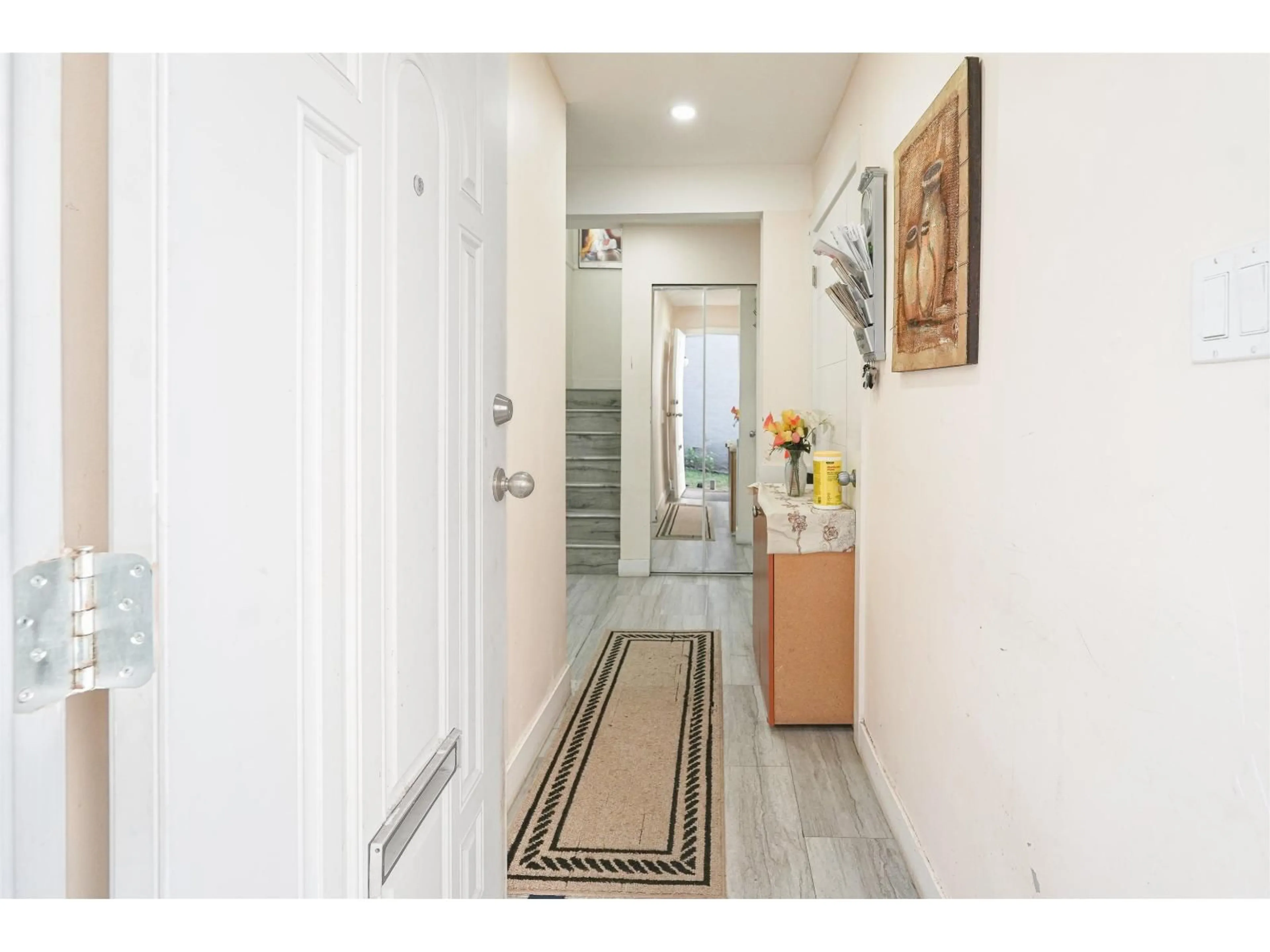 Indoor entryway for 7368 PARKWOOD DRIVE, Surrey British Columbia V3W7G6