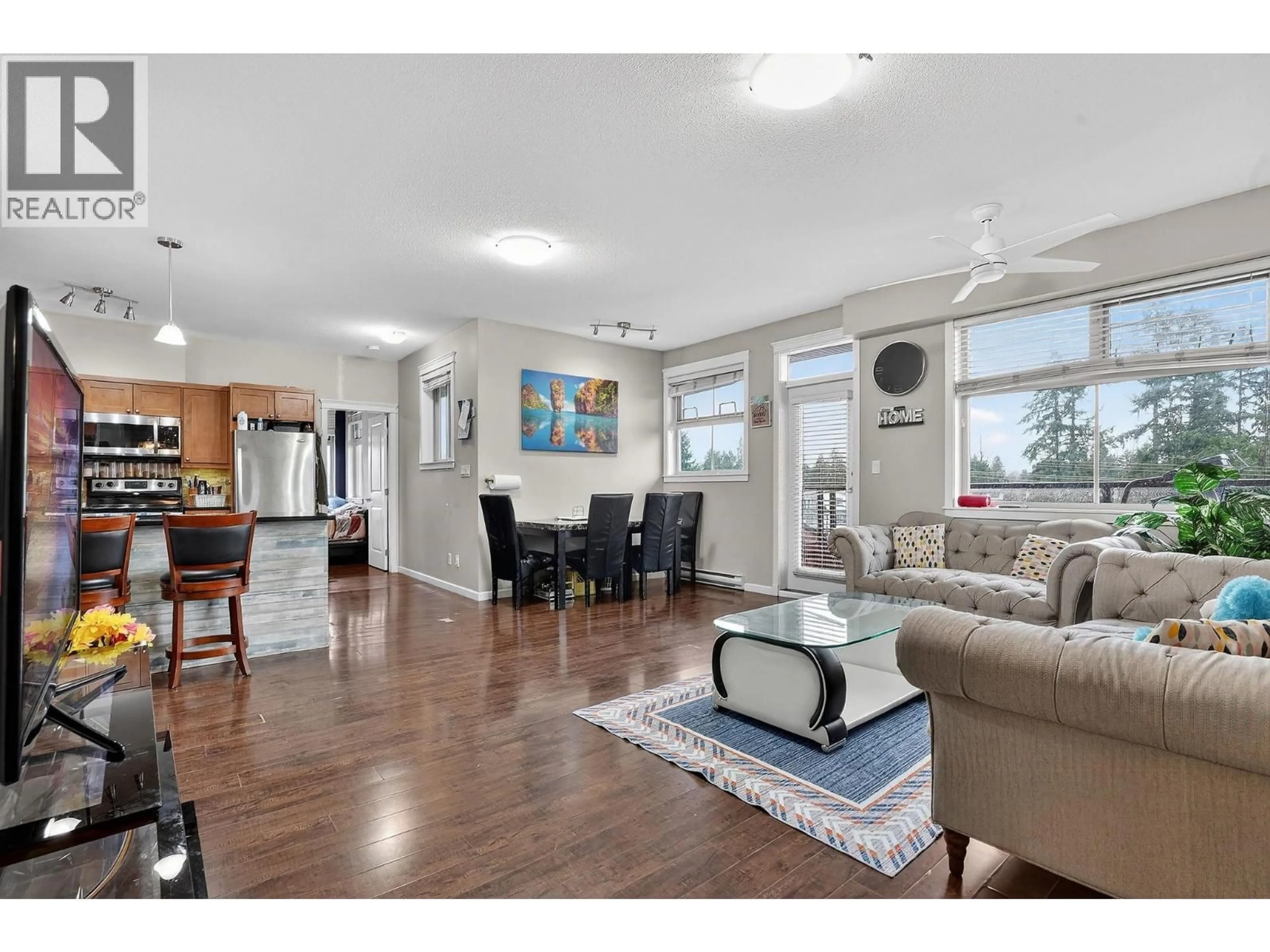 Living room with furniture, unknown for 404 - 22858 LOUGHEED HIGHWAY, Maple Ridge British Columbia V2X2V6