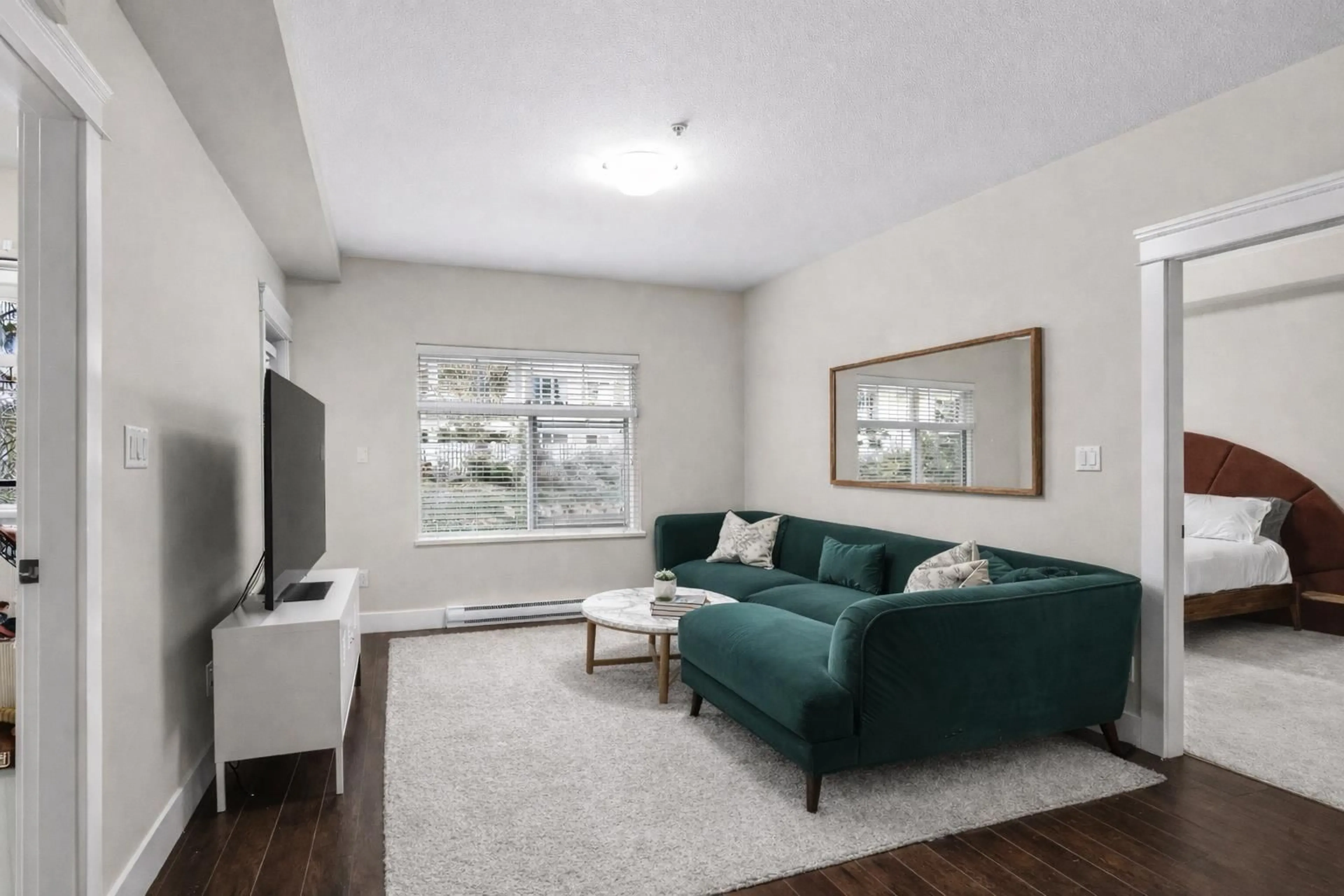 Living room with furniture, unknown for 203 - 19530 65 AVENUE, Surrey British Columbia V4N6M1