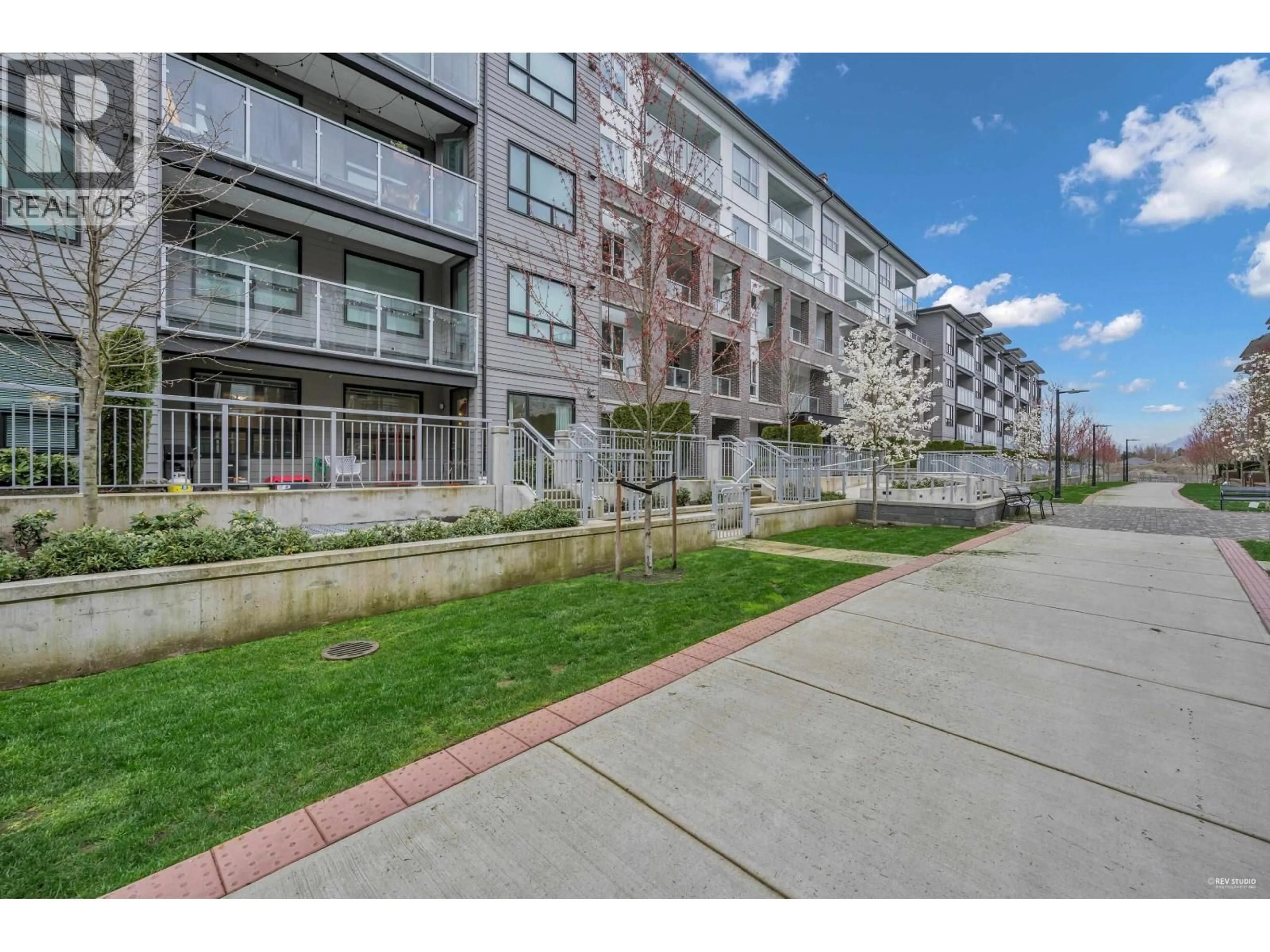 Patio, street for 226 - 9233 ODLIN ROAD, Richmond British Columbia V6X0V4