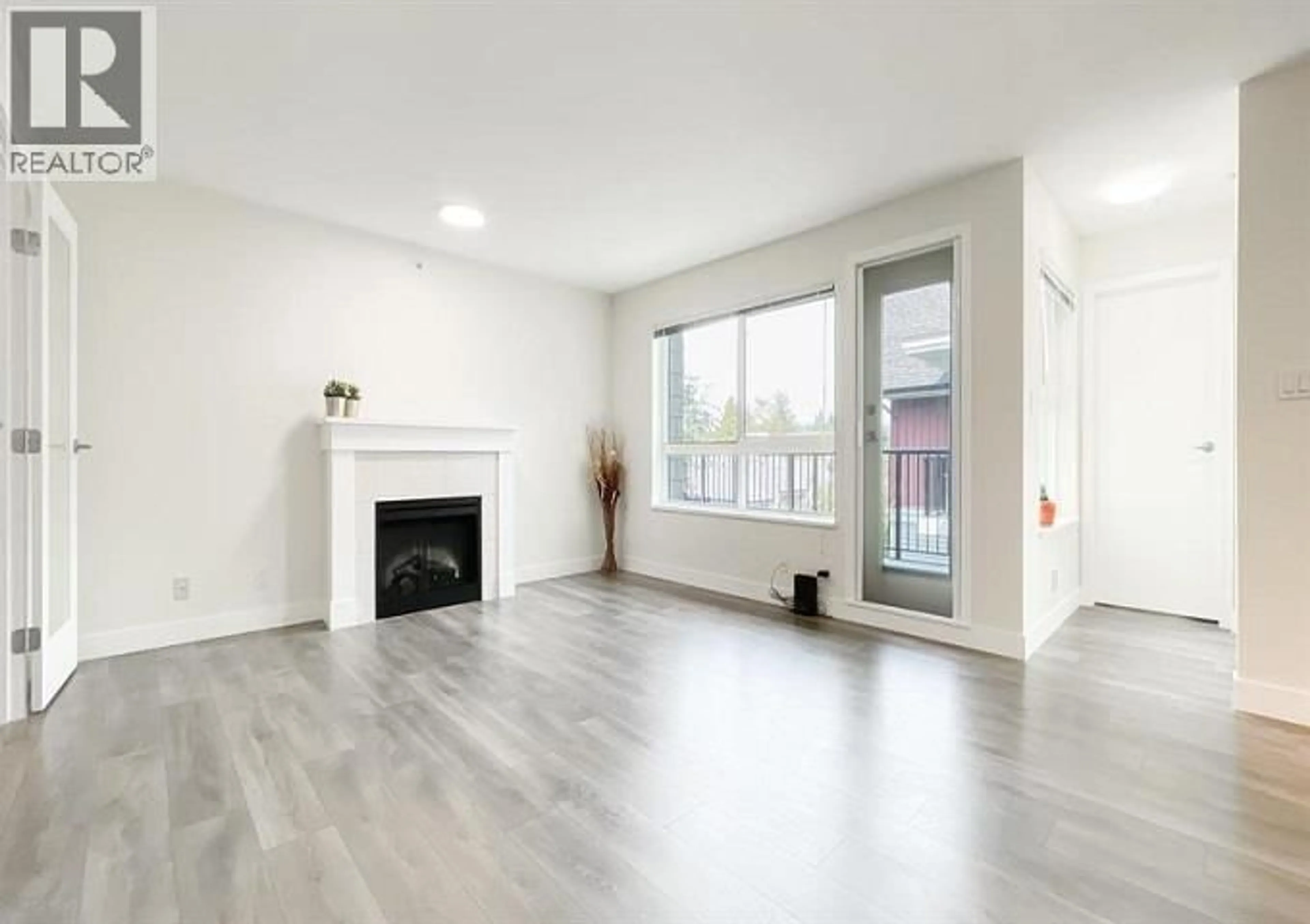 A pic of a room for 401 - 7088 MONT ROYAL SQUARE, Vancouver British Columbia V5S4X7
