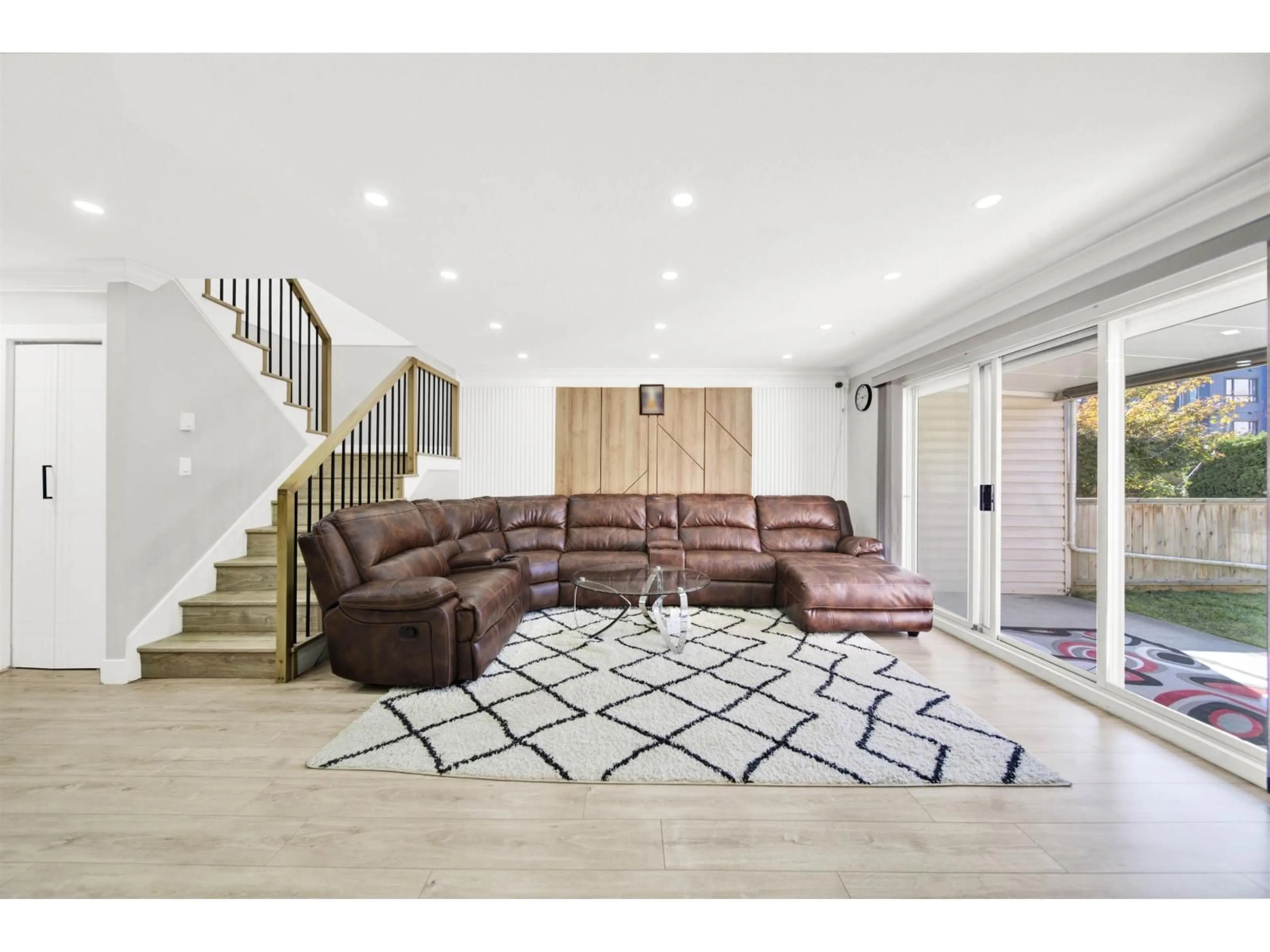 Living room with furniture, unknown for 2 - 7560 138 STREET, Surrey British Columbia V3W0A9