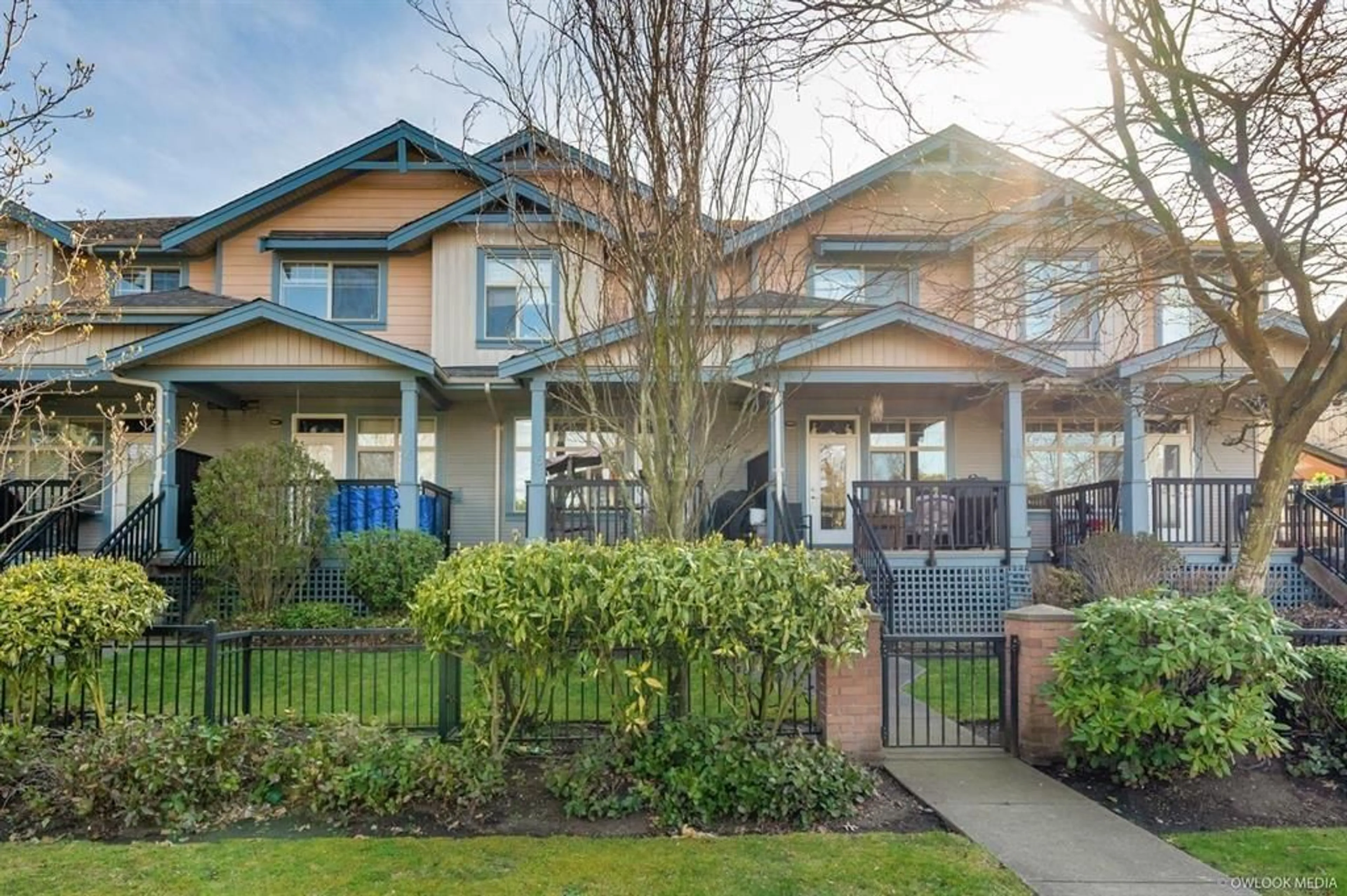 Unknown for 45 - 12036 66 AVENUE, Surrey British Columbia V3W3M2