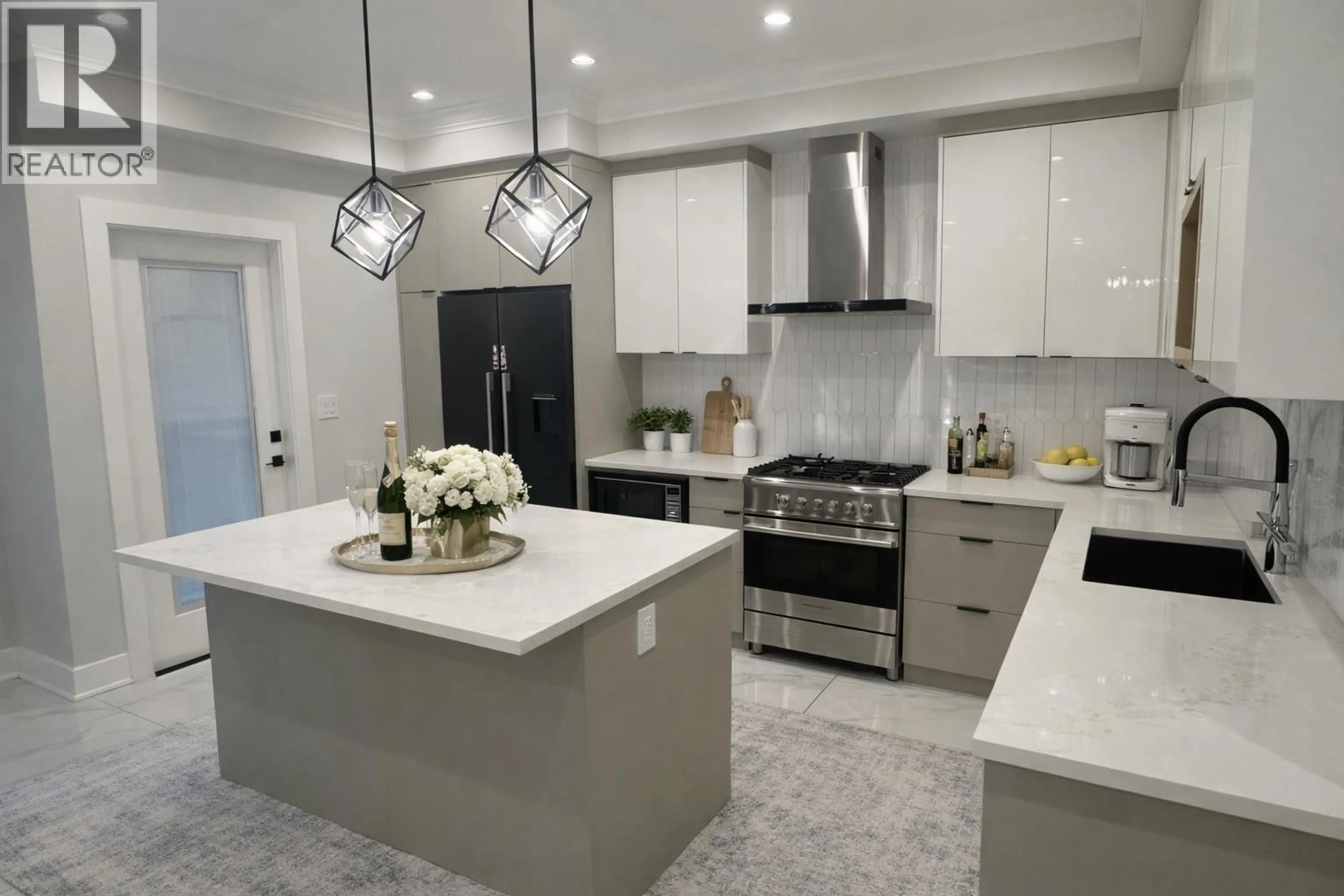 Contemporary kitchen, ceramic/tile floor for 11 - 9580 GRANVILLE AVENUE, Richmond British Columbia V6Y1R2