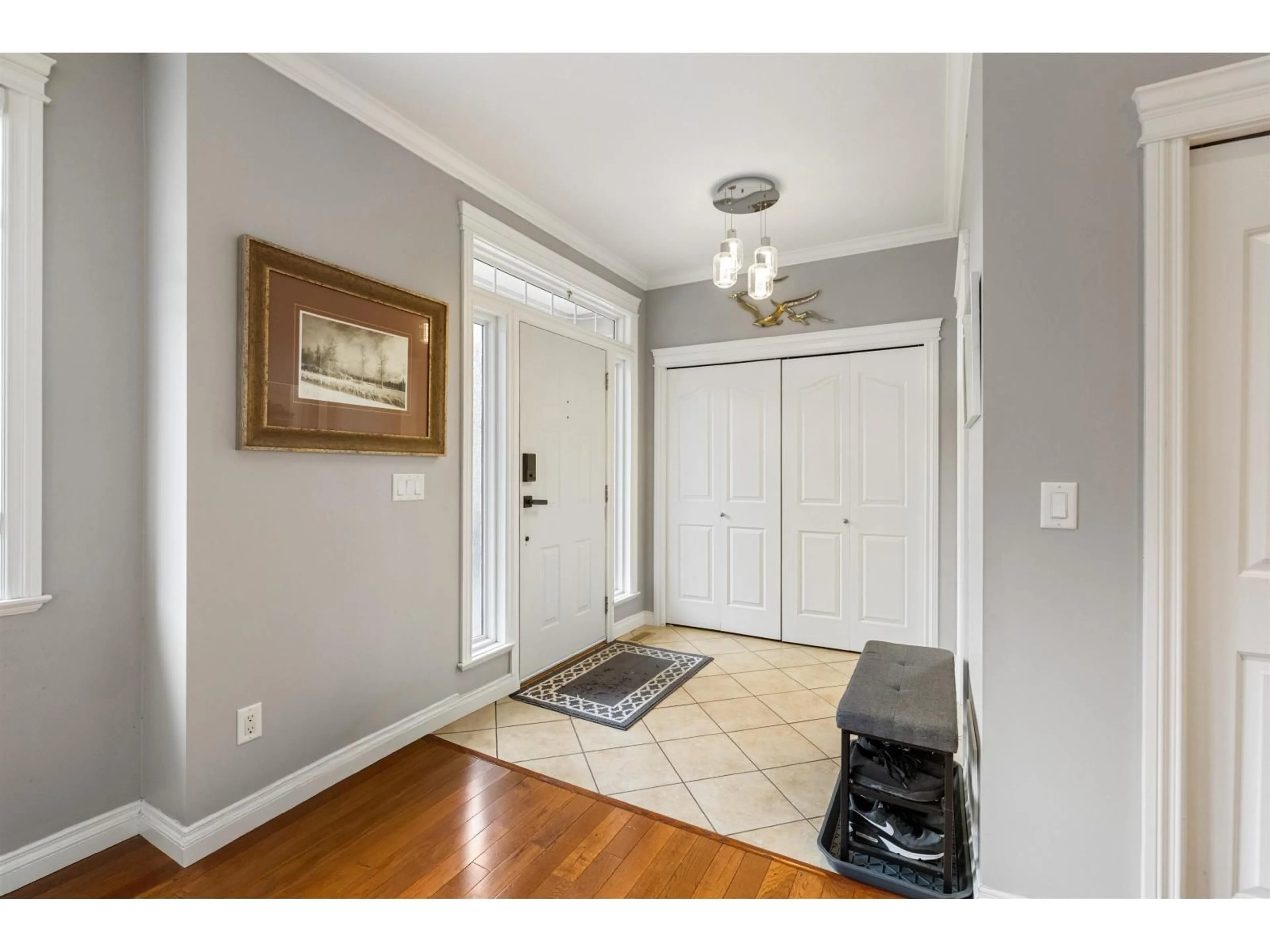 Indoor entryway for 26 - 33925 ARAKI COURT, Mission British Columbia V2V7R5