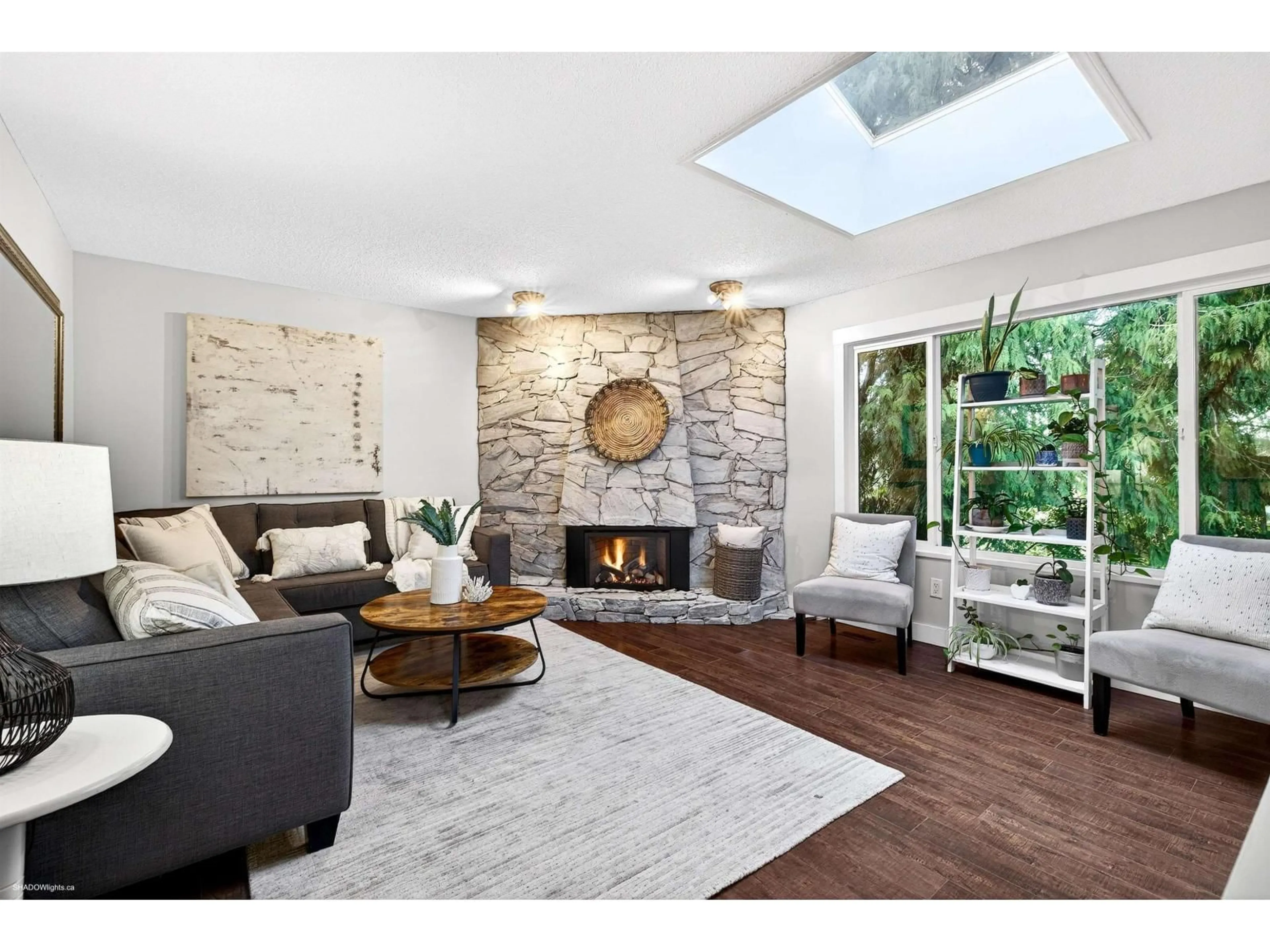 Living room with furniture, unknown for 6821 WESTVIEW DRIVE, Delta British Columbia V4E2L7