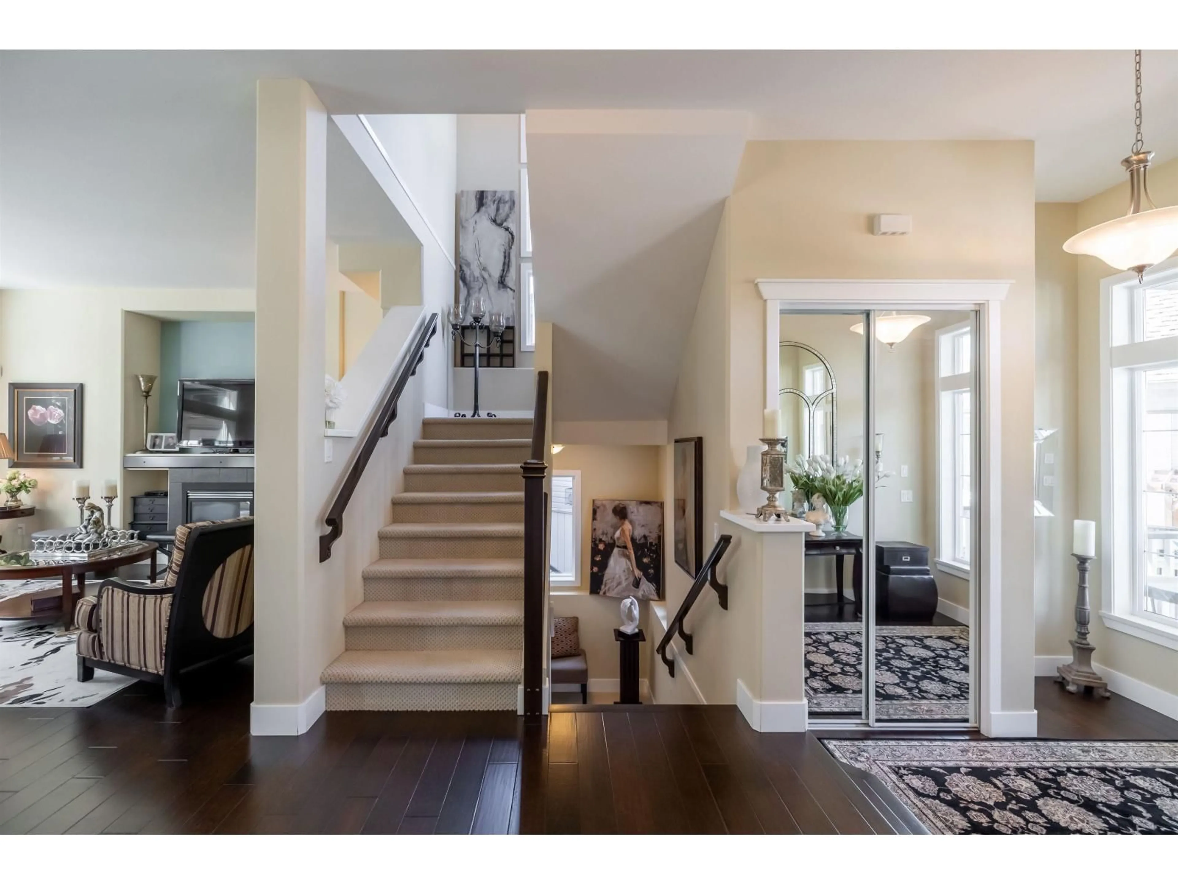 Indoor entryway for 6068 163A STREET, Surrey British Columbia V3S2H7