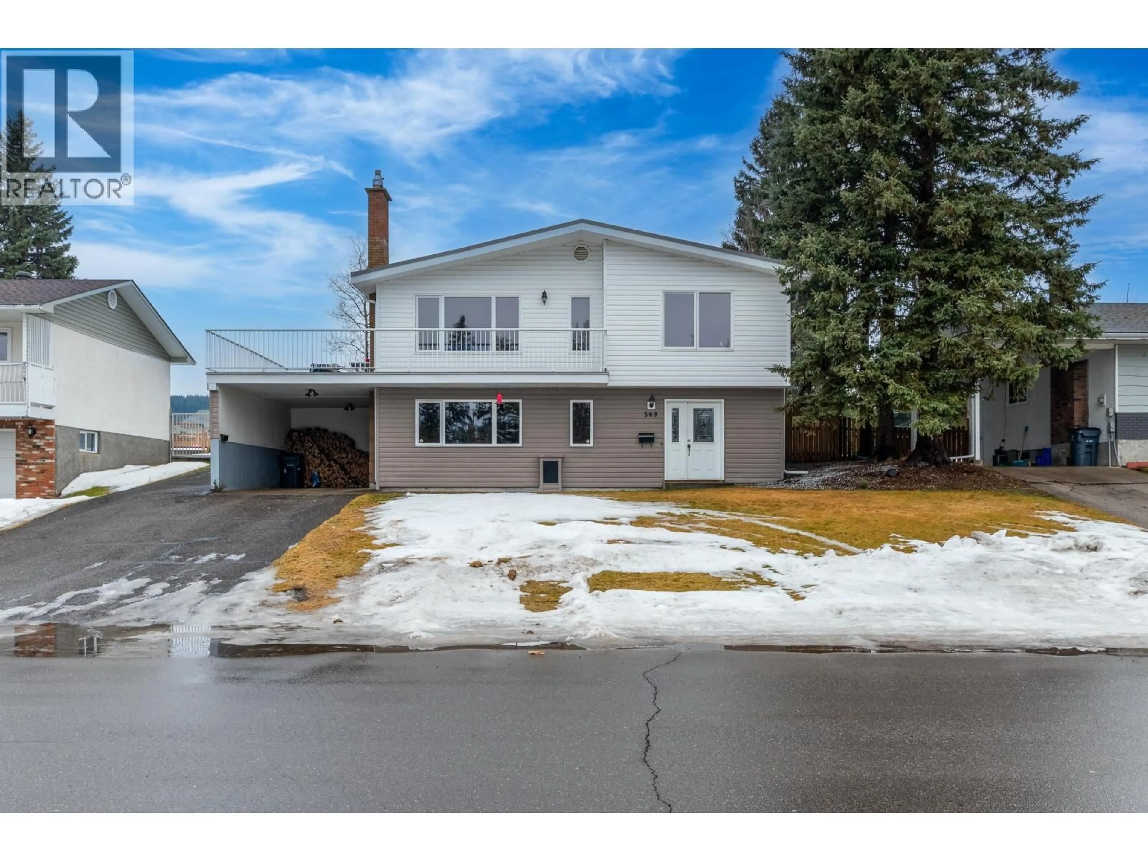 Home with vinyl exterior material, street for 569 KERRY STREET, Prince George British Columbia V2M5A8
