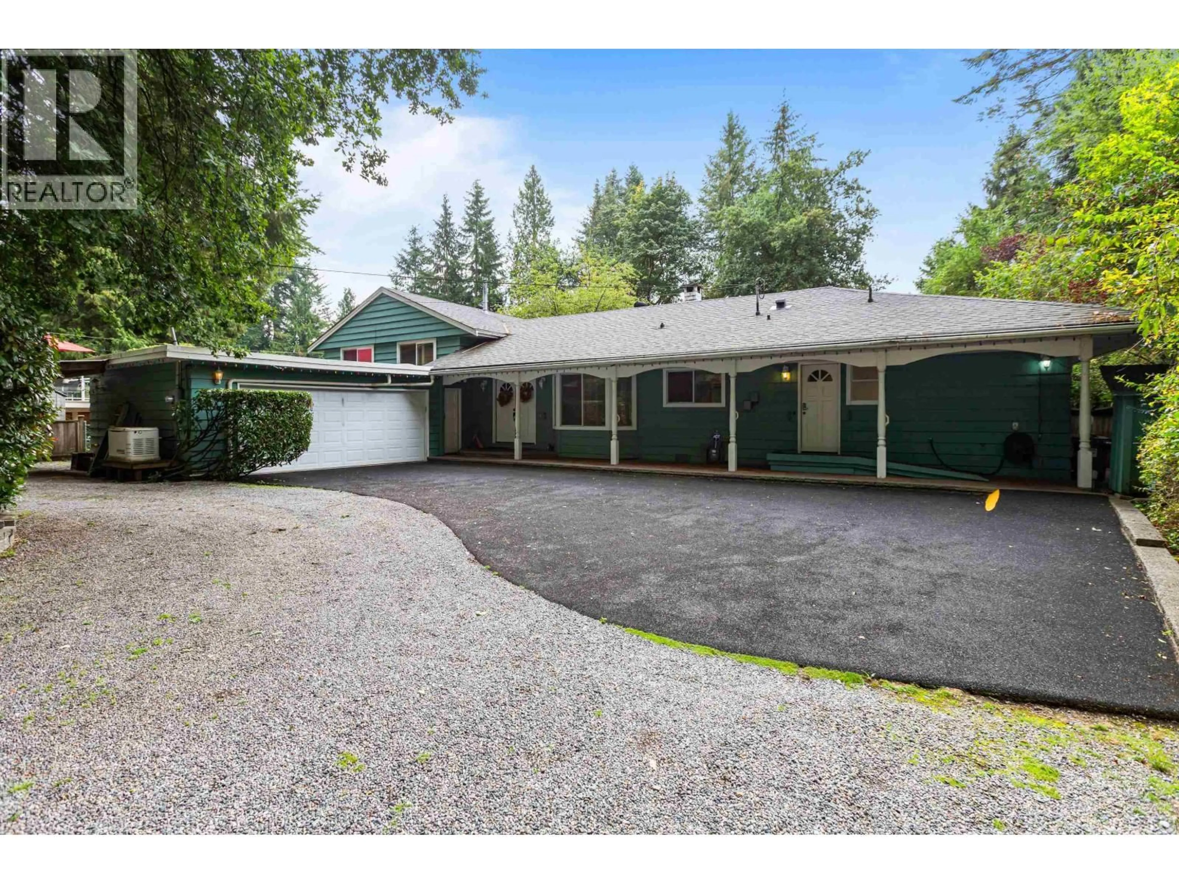 A pic from outside/outdoor area/front of a property/back of a property/a pic from drone, street for 21470 124TH AVENUE, Maple Ridge British Columbia V2X4H3