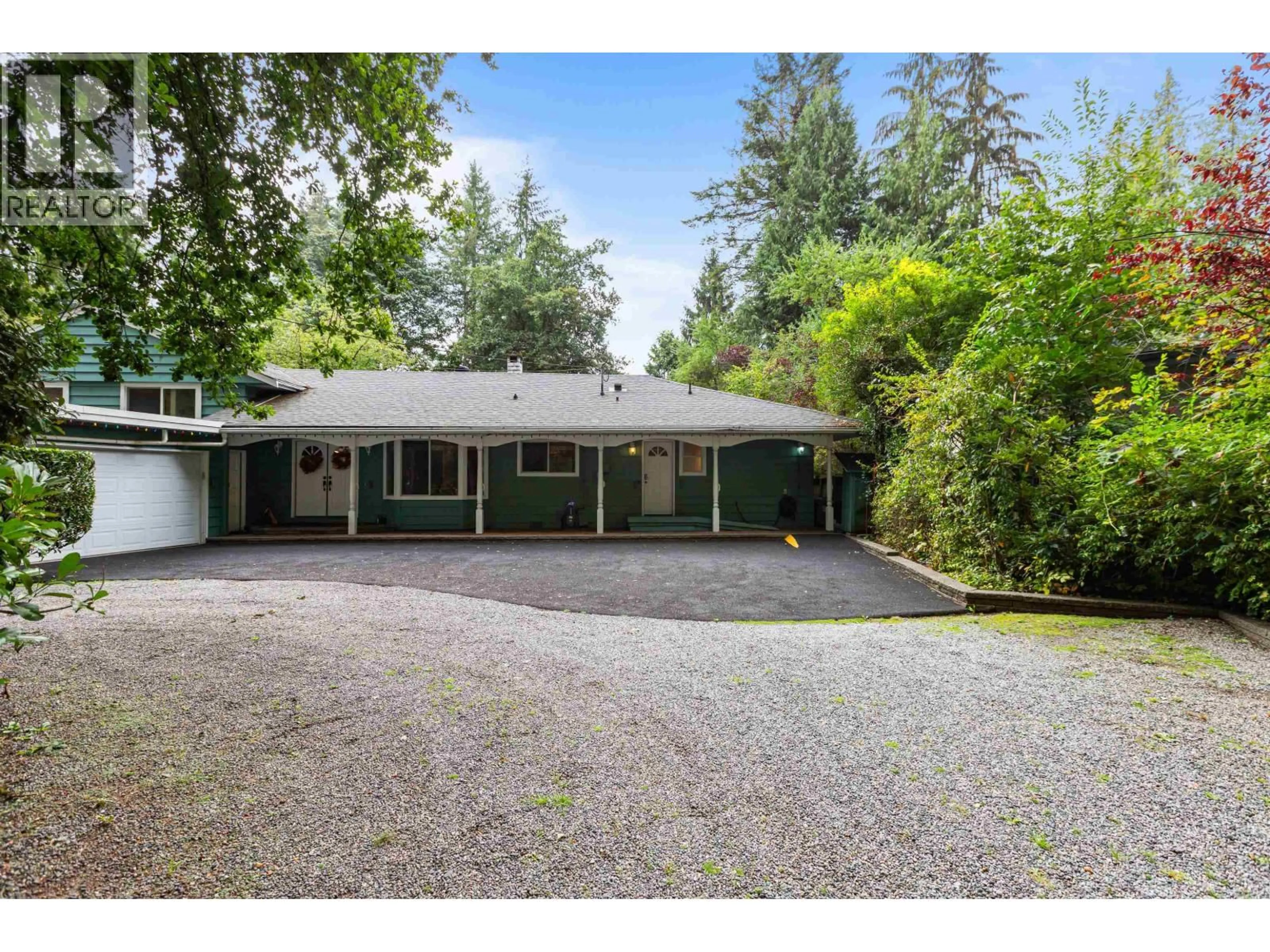 A pic from outside/outdoor area/front of a property/back of a property/a pic from drone, street for 21470 124TH AVENUE, Maple Ridge British Columbia V2X4H3