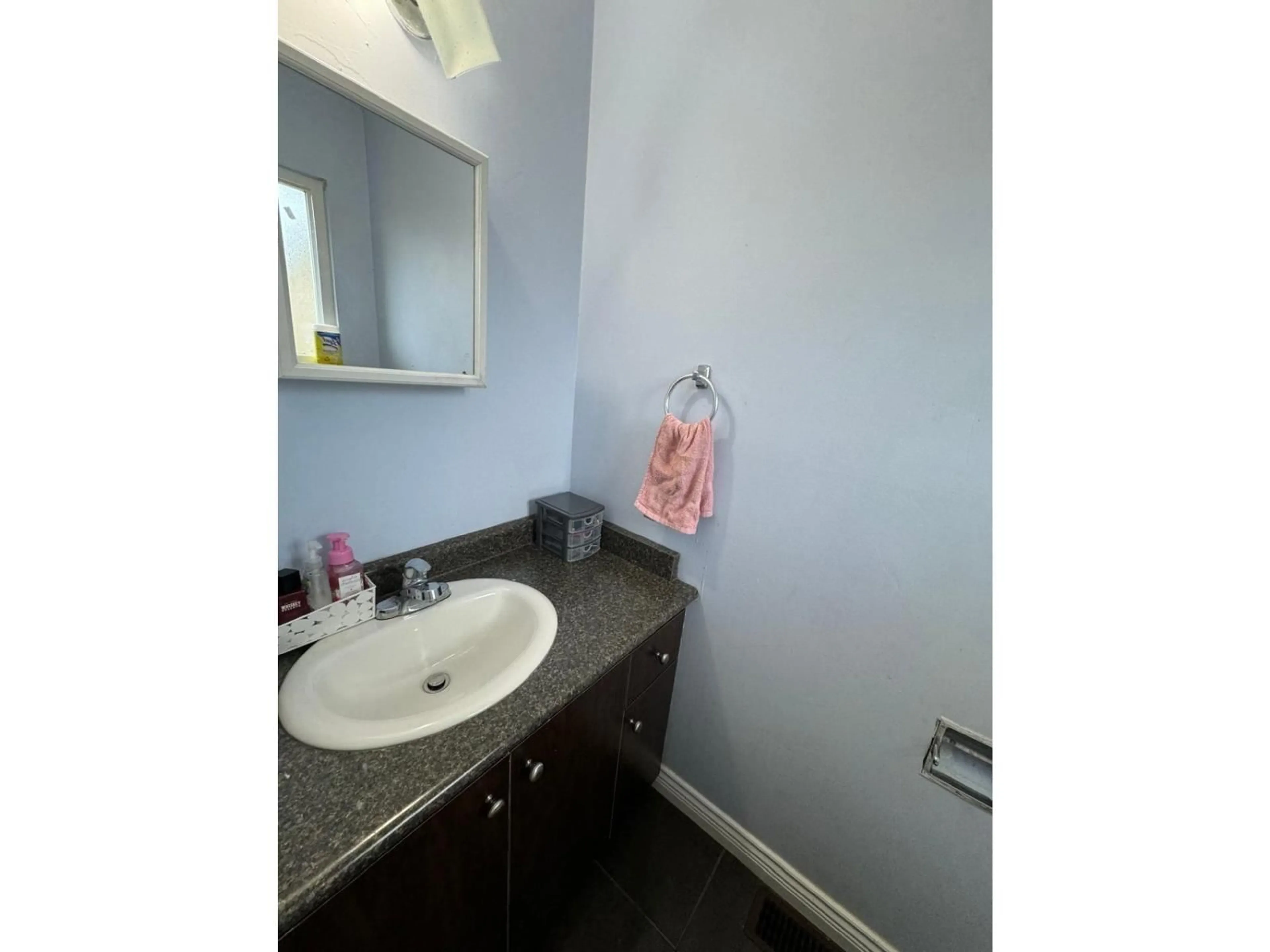 Standard bathroom, unknown for 12959 CARLUKE CRESCENT, Surrey British Columbia V3V6R5