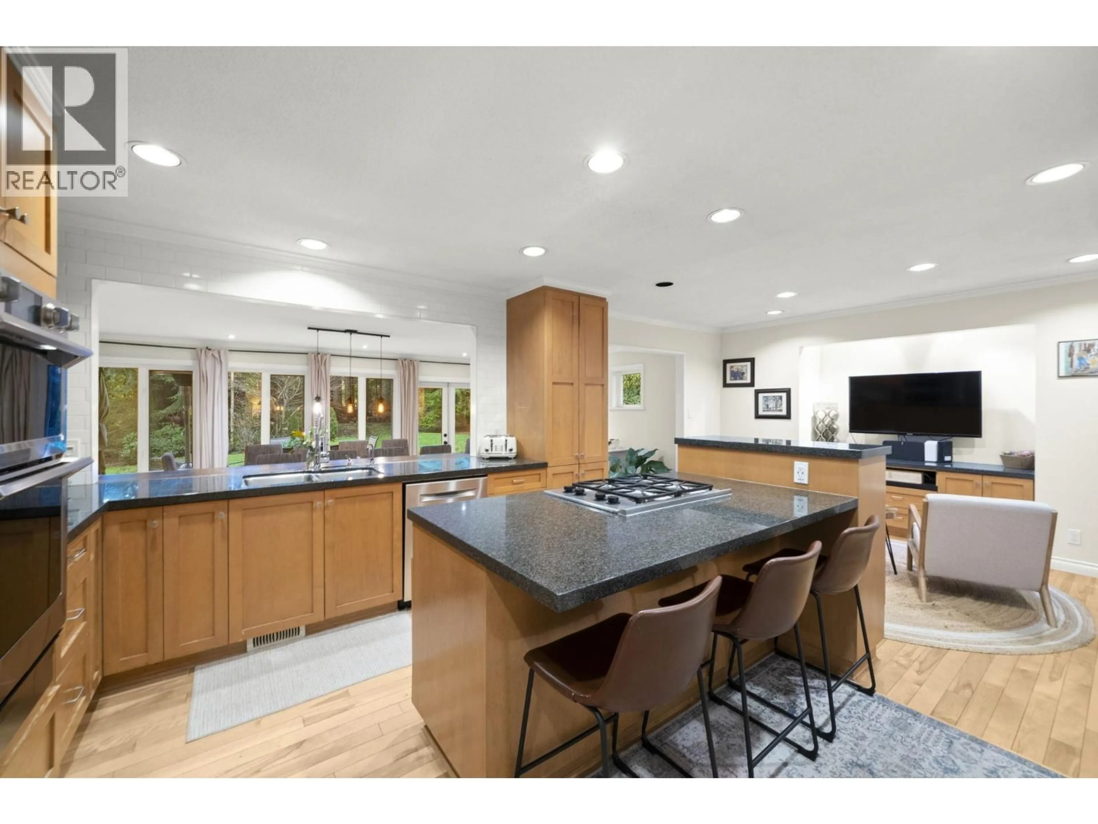 Open concept kitchen, unknown for 2569 HYANNIS POINT, North Vancouver British Columbia V7H1R9