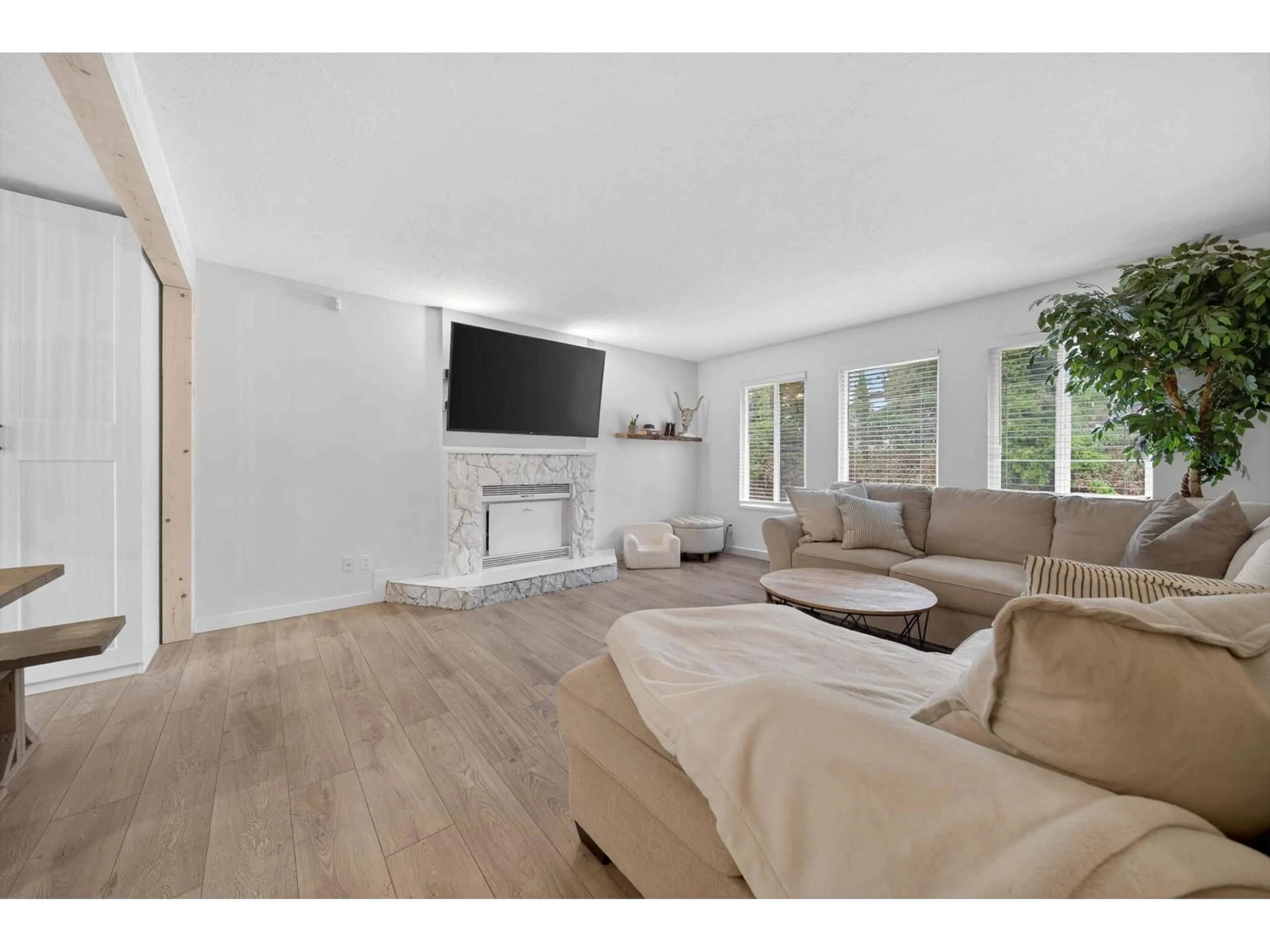 Unknown for 32534 14 AVENUE, Mission British Columbia V2V2N9