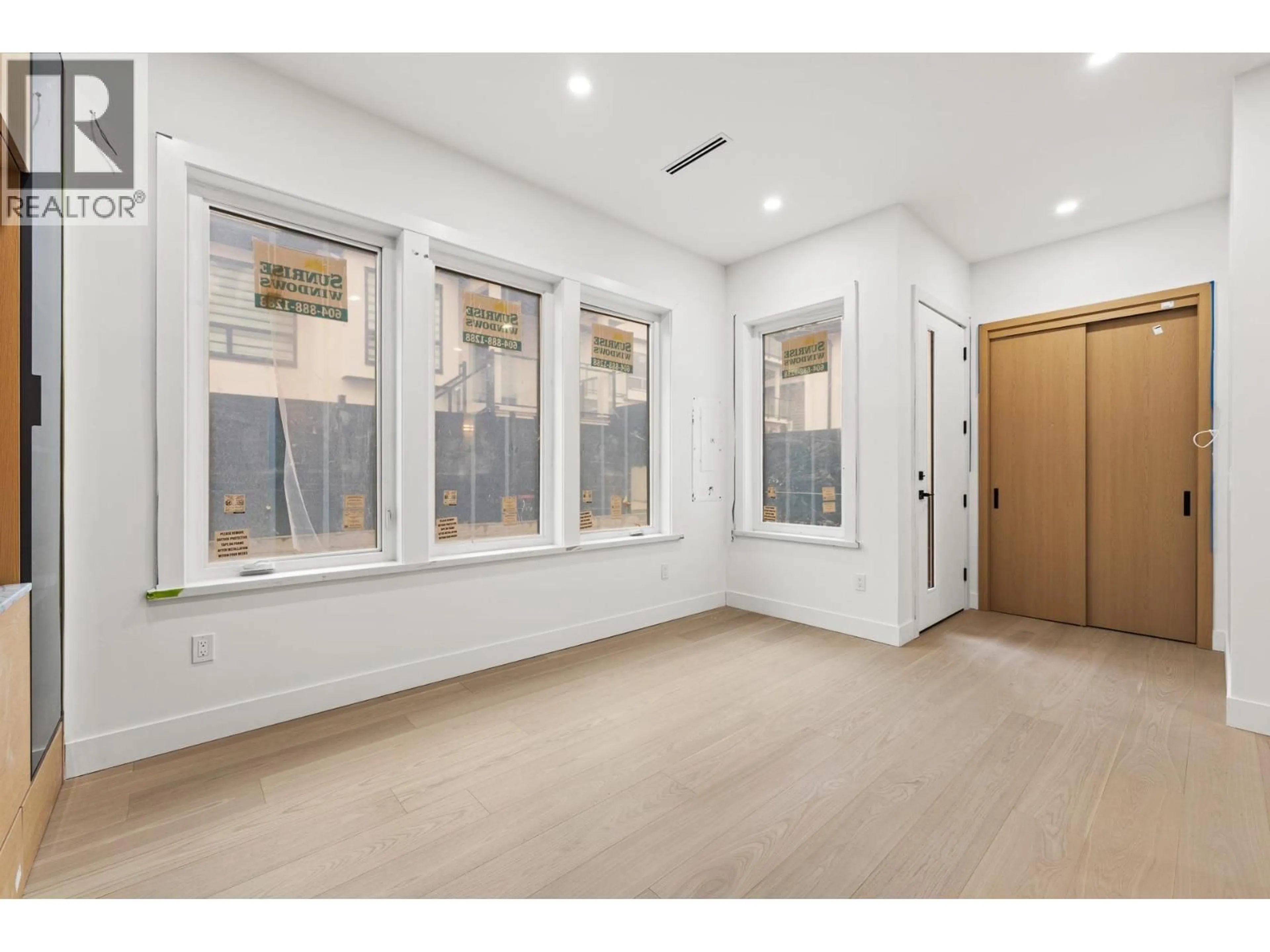 Unknown for 3 - 5115 BUXTON STREET, Burnaby British Columbia V5H1J7