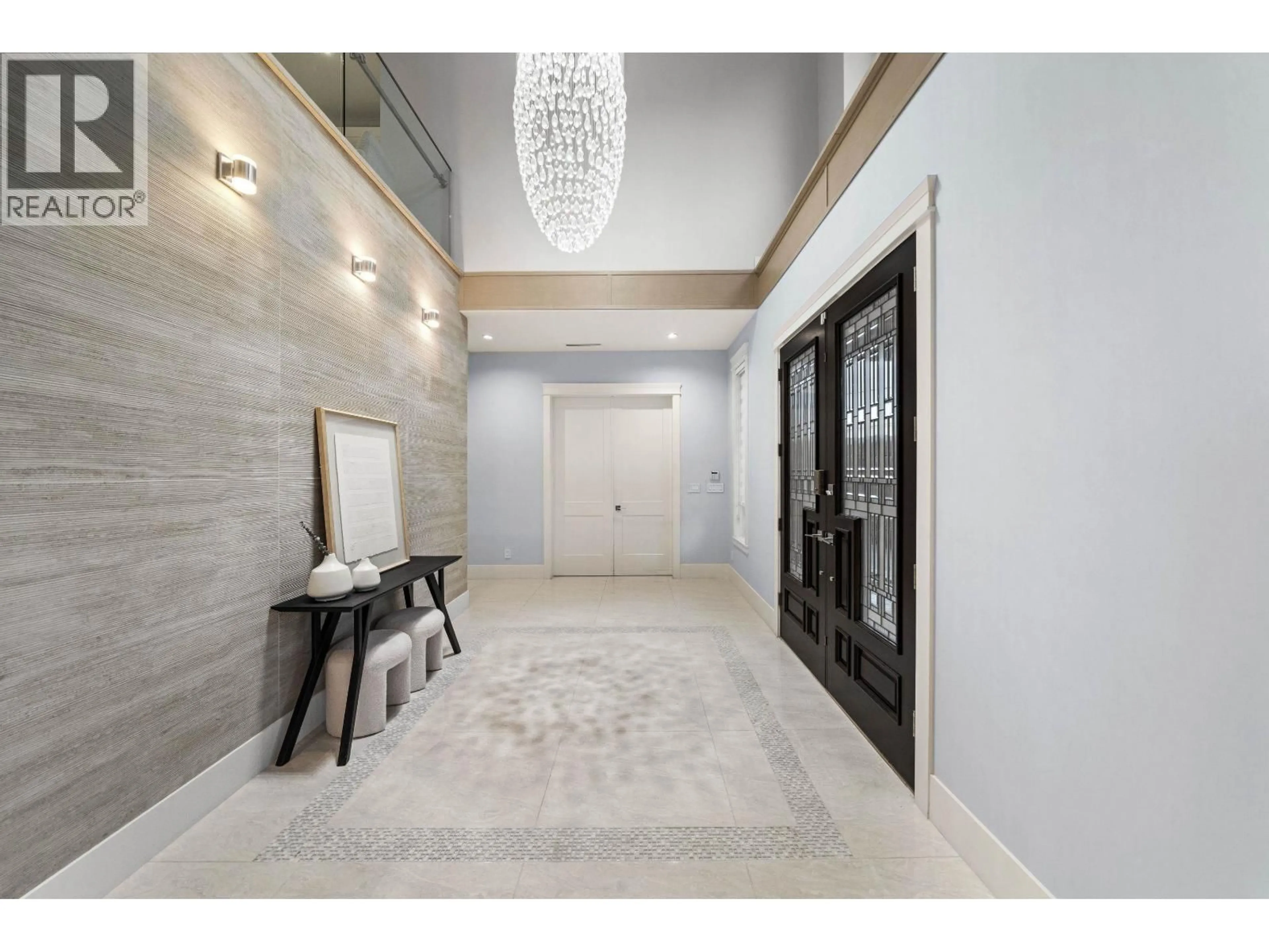 Indoor foyer for 656 BLUE MOUNTAIN STREET, Coquitlam British Columbia V3J4R6