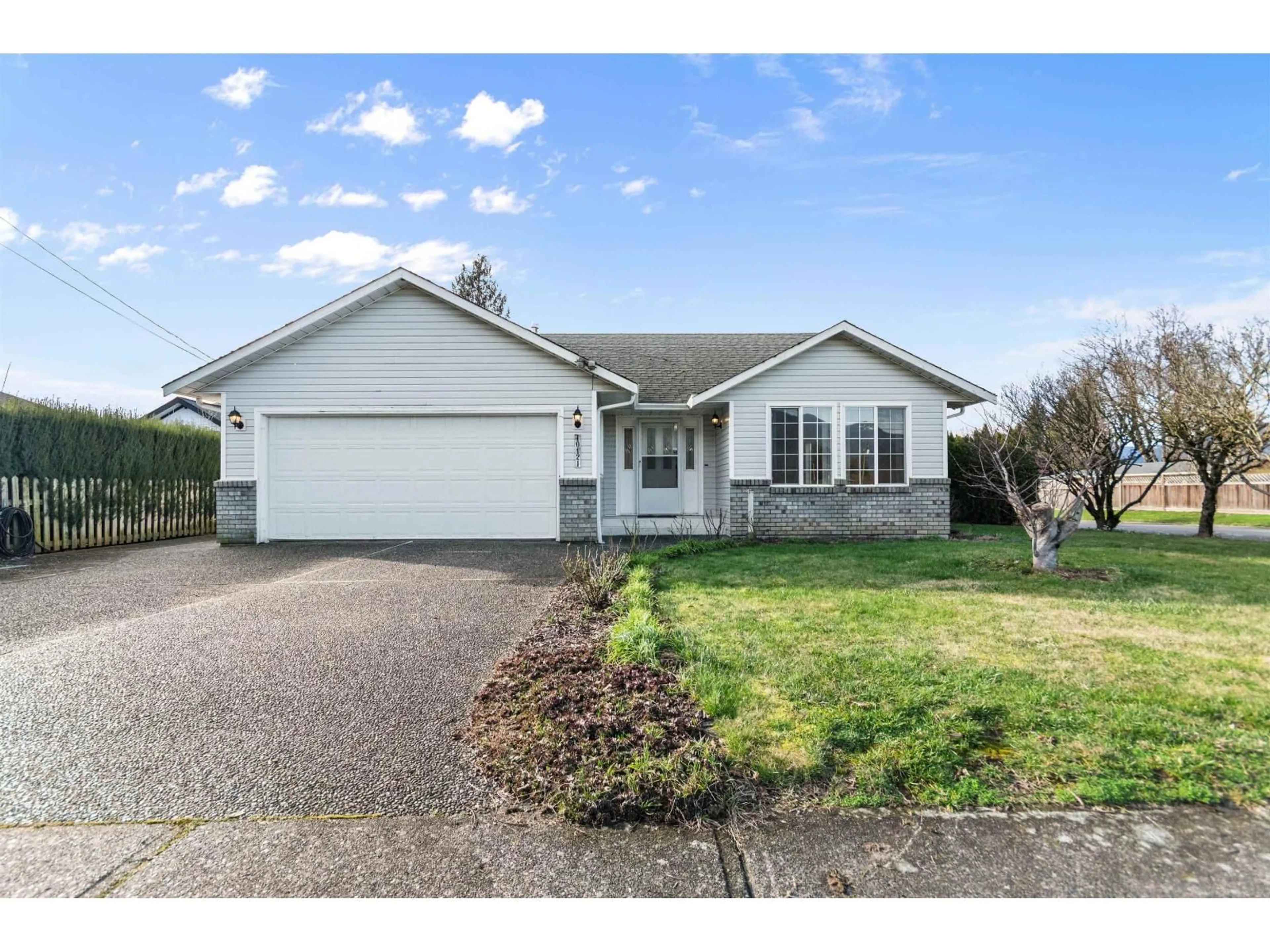 Home with vinyl exterior material, street for 10121 NELSON ROAD, Rosedale British Columbia V0X1X0