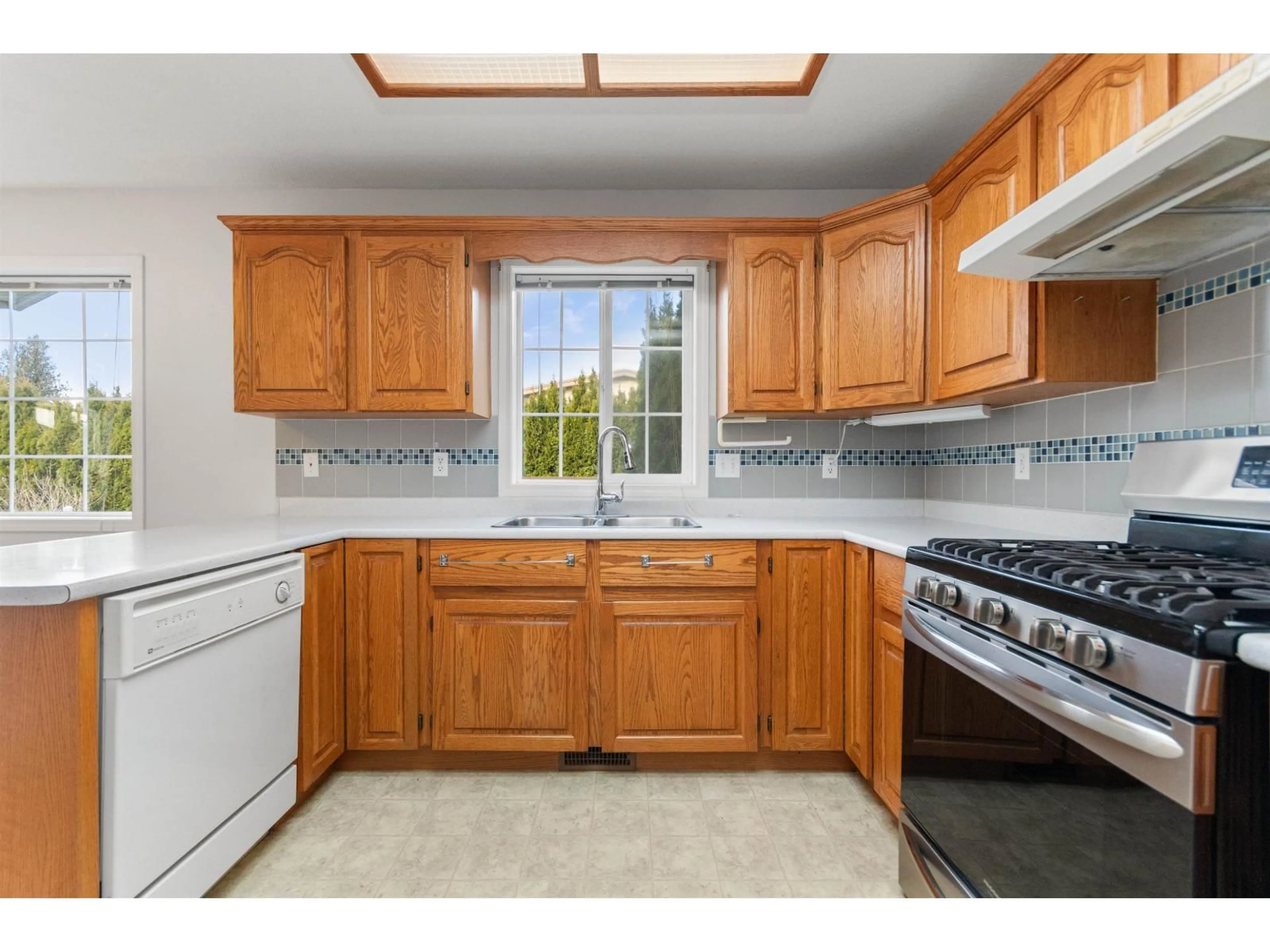 Standard kitchen, ceramic/tile floor for 10121 NELSON ROAD, Rosedale British Columbia V0X1X0