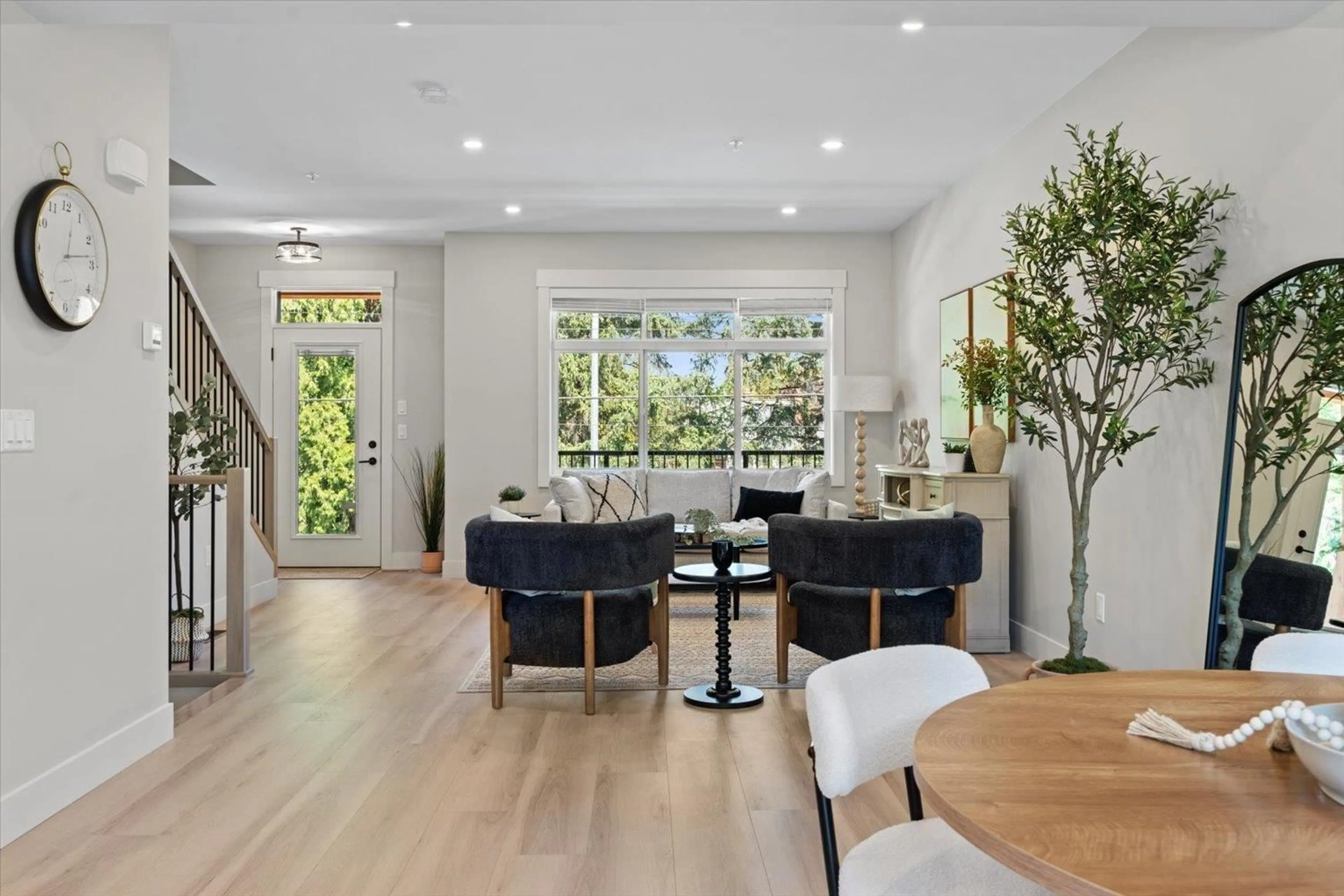 Unknown for 2 - 46106 RIVERSIDE DRIVE, Chilliwack British Columbia V2P3K9