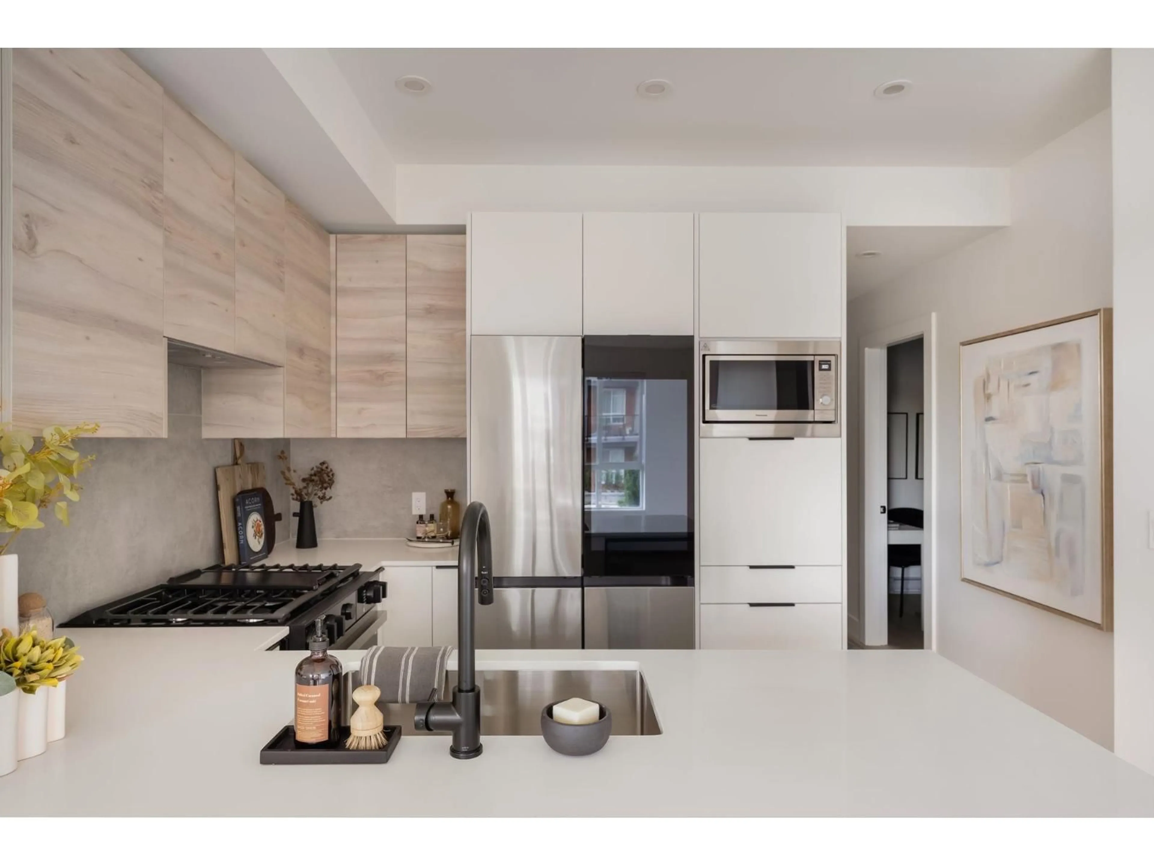 Contemporary kitchen, ceramic/tile floor for 101 - 30494 CARDINAL AVENUE, Abbotsford British Columbia V2T0A5