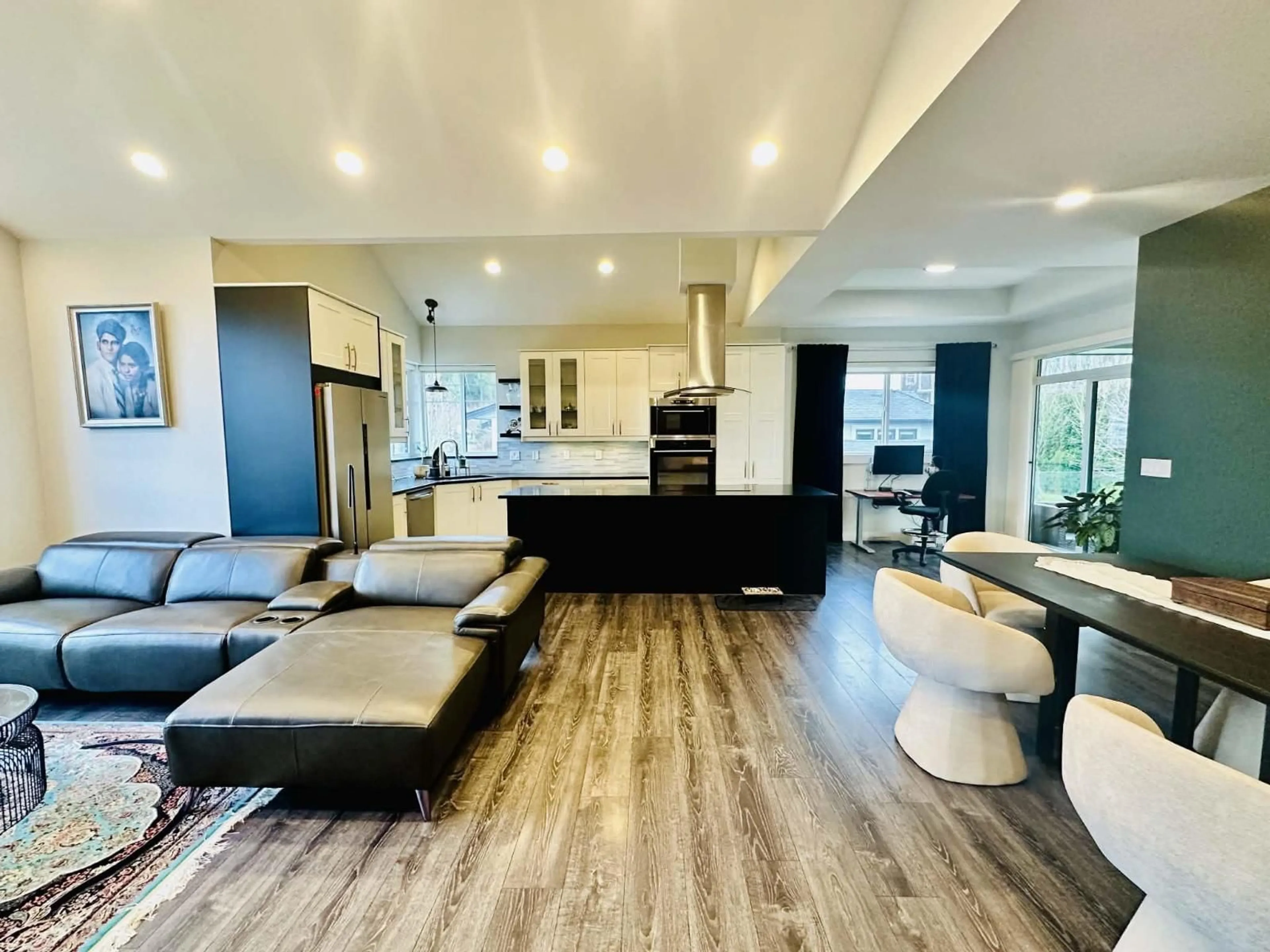 Open concept kitchen, unknown for 51338 ROWANNA CRESCENT, Chilliwack British Columbia V4Z0C3