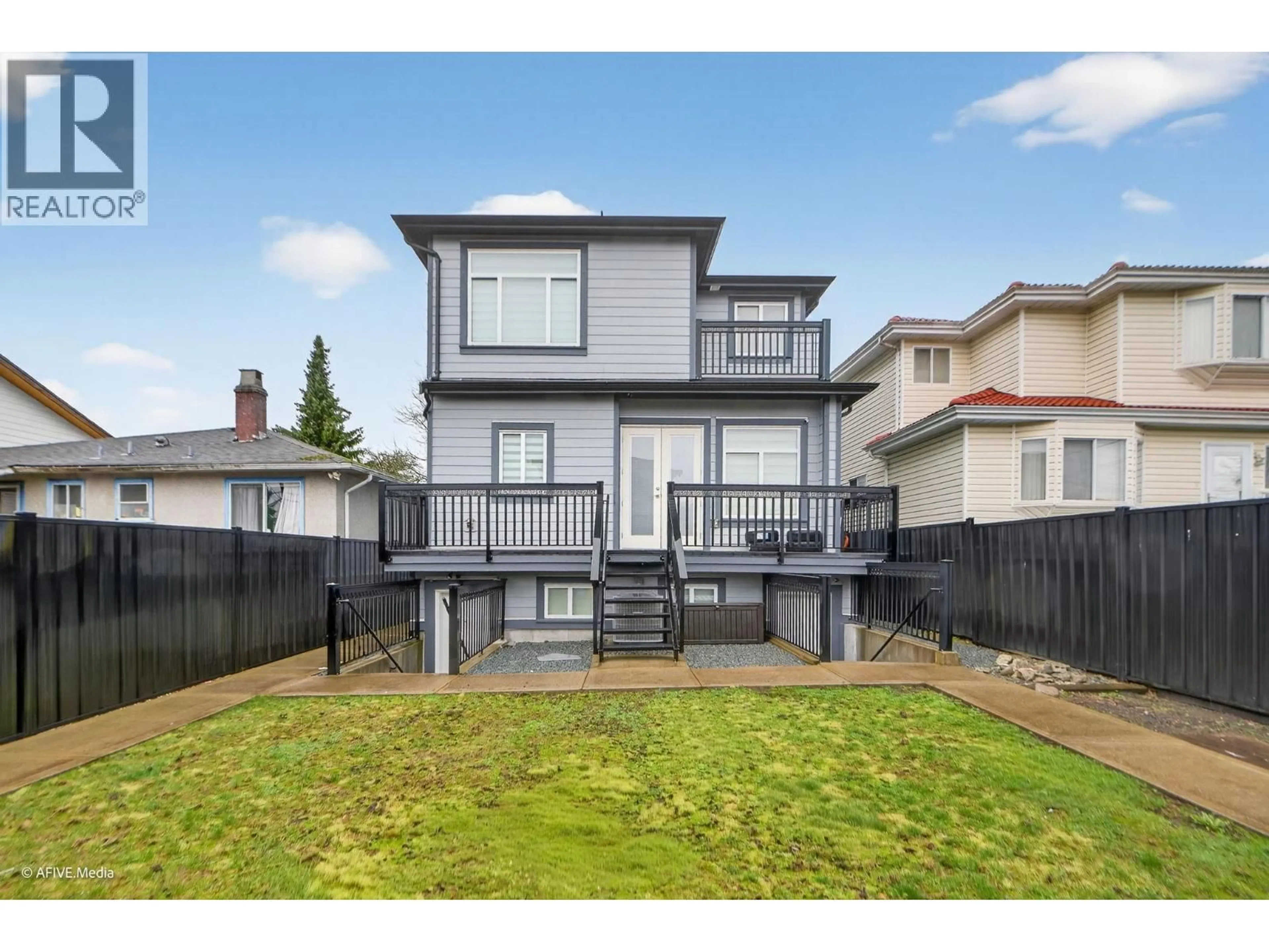 A pic from outside/outdoor area/front of a property/back of a property/a pic from drone, street for 1052 50TH AVENUE, Vancouver British Columbia V5X1B8