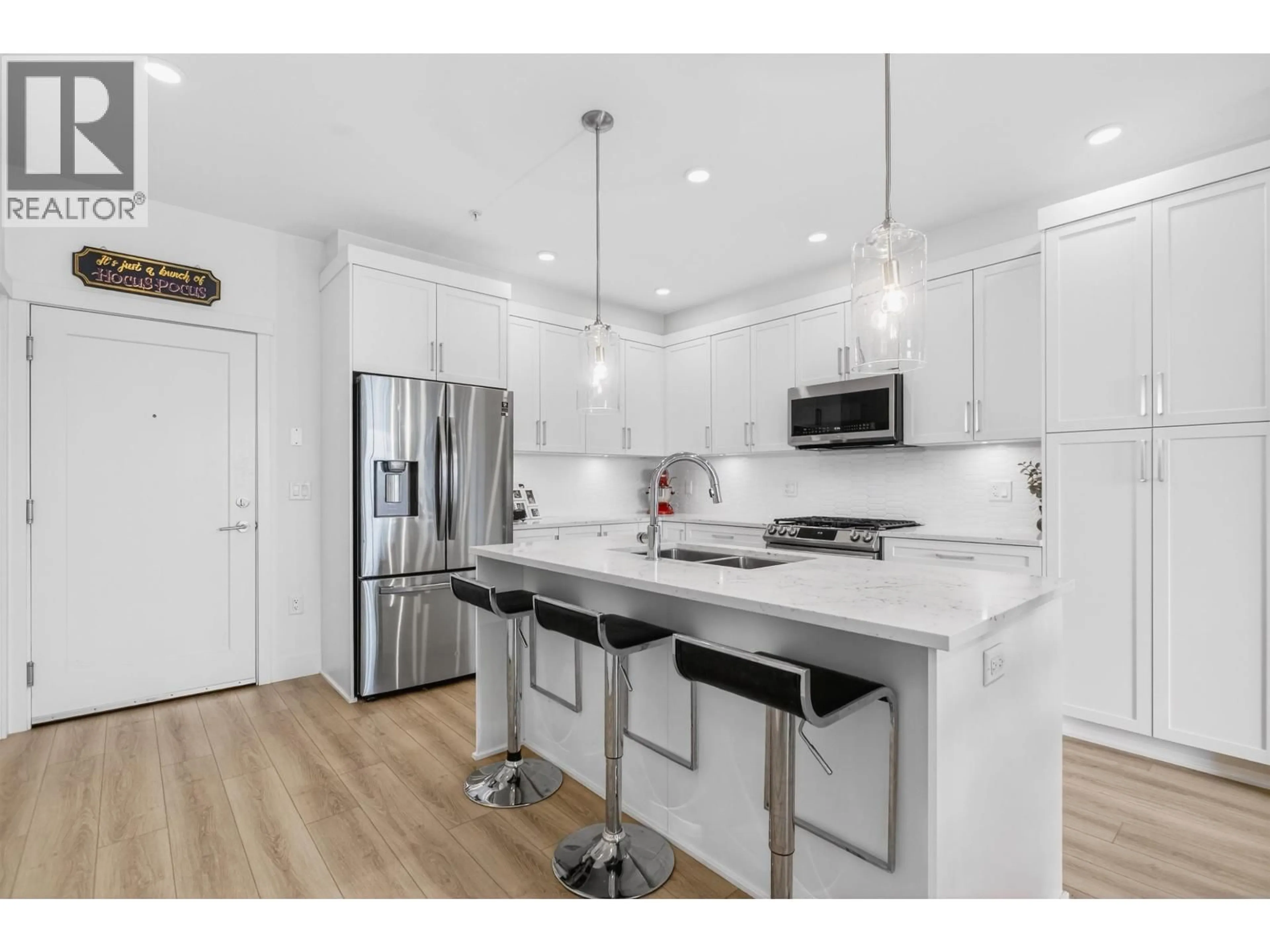 Open concept kitchen, unknown for 406 - 11865 227 STREET, Maple Ridge British Columbia V2X6H8