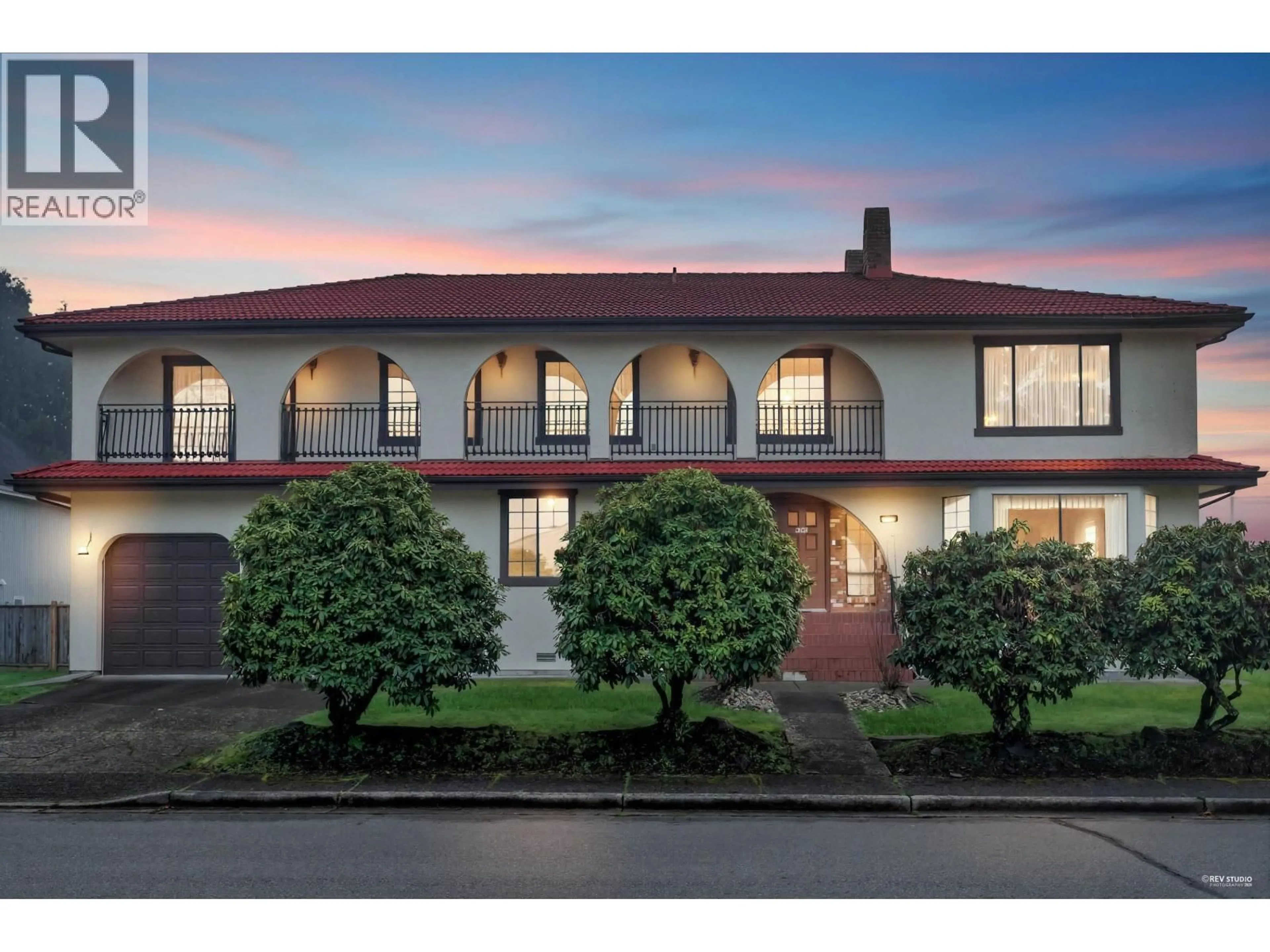 A pic from outside/outdoor area/front of a property/back of a property/a pic from drone, street for 4240 SHACKLETON GATE, Richmond British Columbia V7C4X1