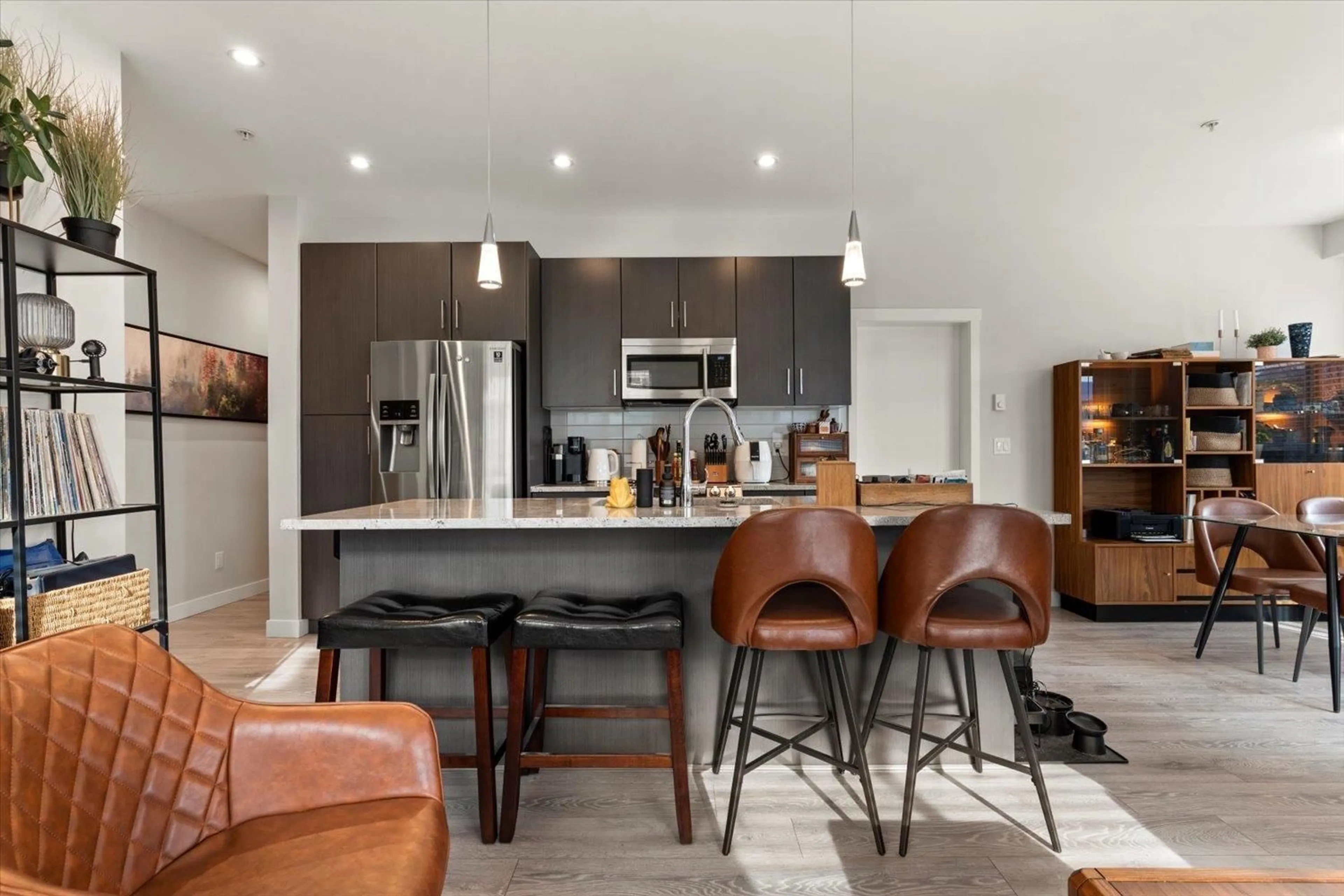 Open concept kitchen, unknown for 205 - 45562 AIRPORT ROAD, Chilliwack British Columbia V2P0J8