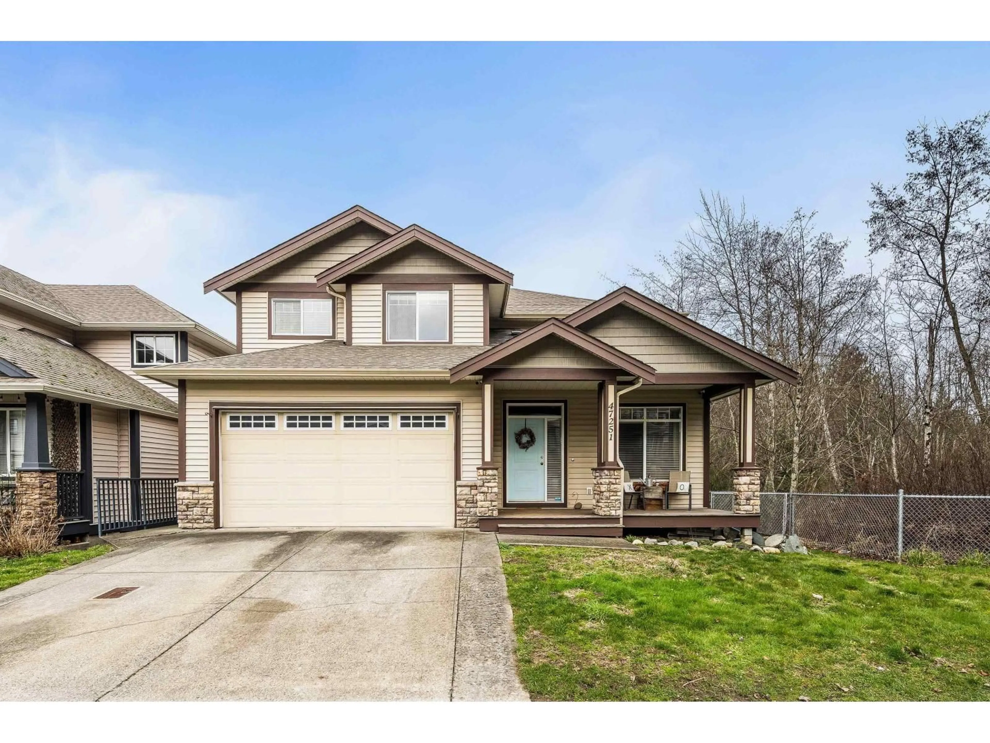 Home with vinyl exterior material, street for 47251 MACSWAN DRIVE, Chilliwack British Columbia V2R0H2