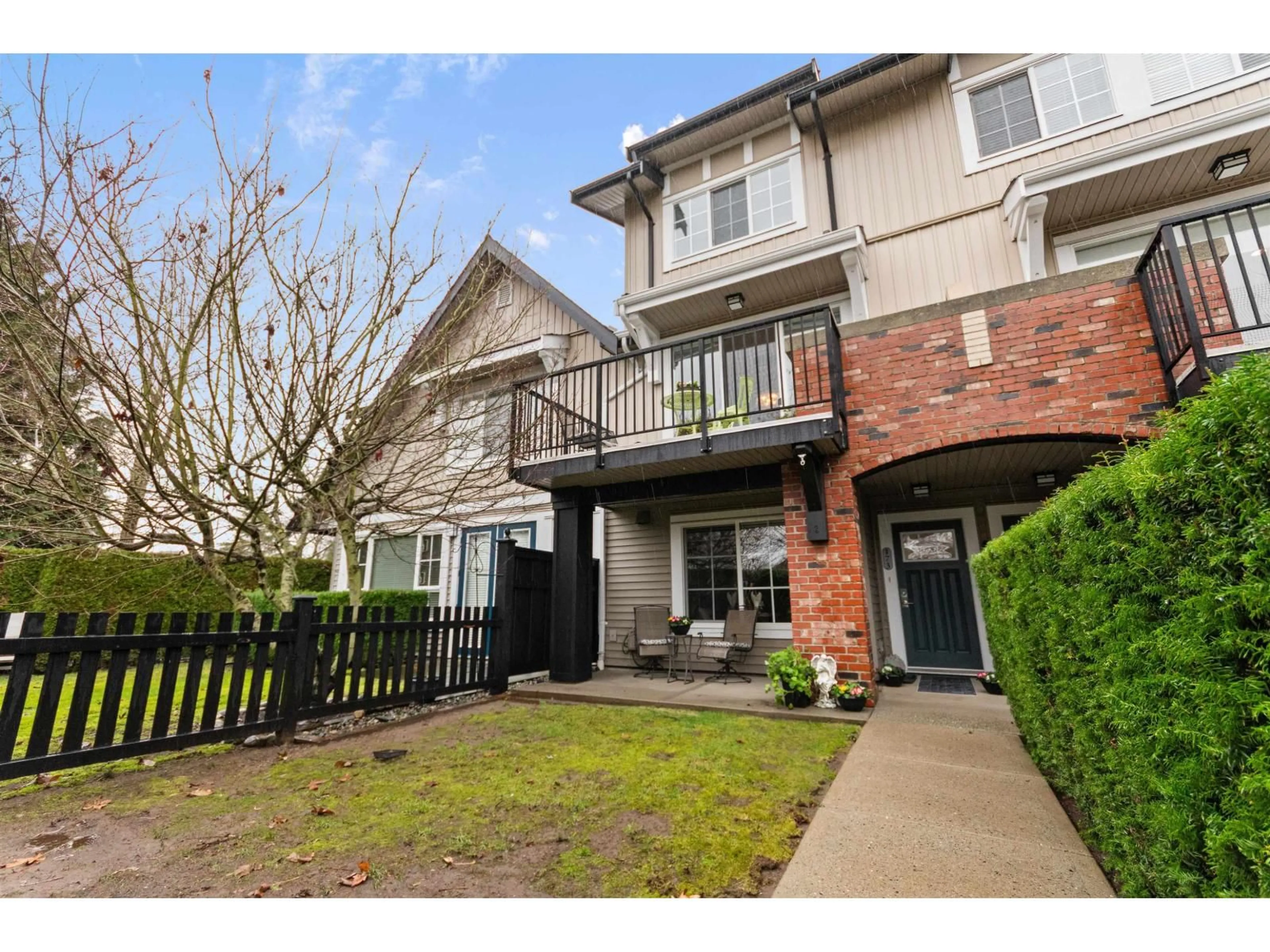 Patio, street for 173 - 2450 161 A STREET, Surrey British Columbia V3Z8K4