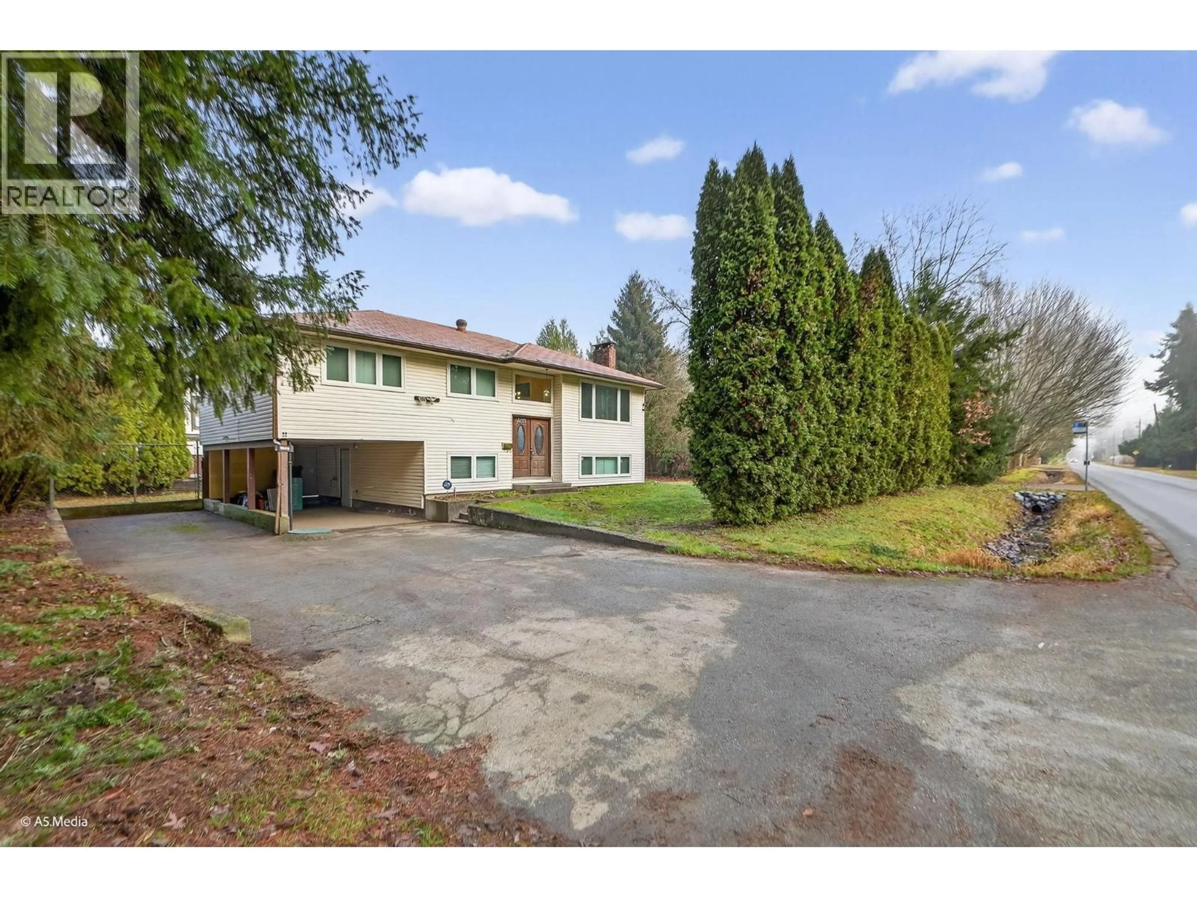 A pic from outside/outdoor area/front of a property/back of a property/a pic from drone, unknown for 22939 128 AVENUE, Maple Ridge British Columbia V2X4R7