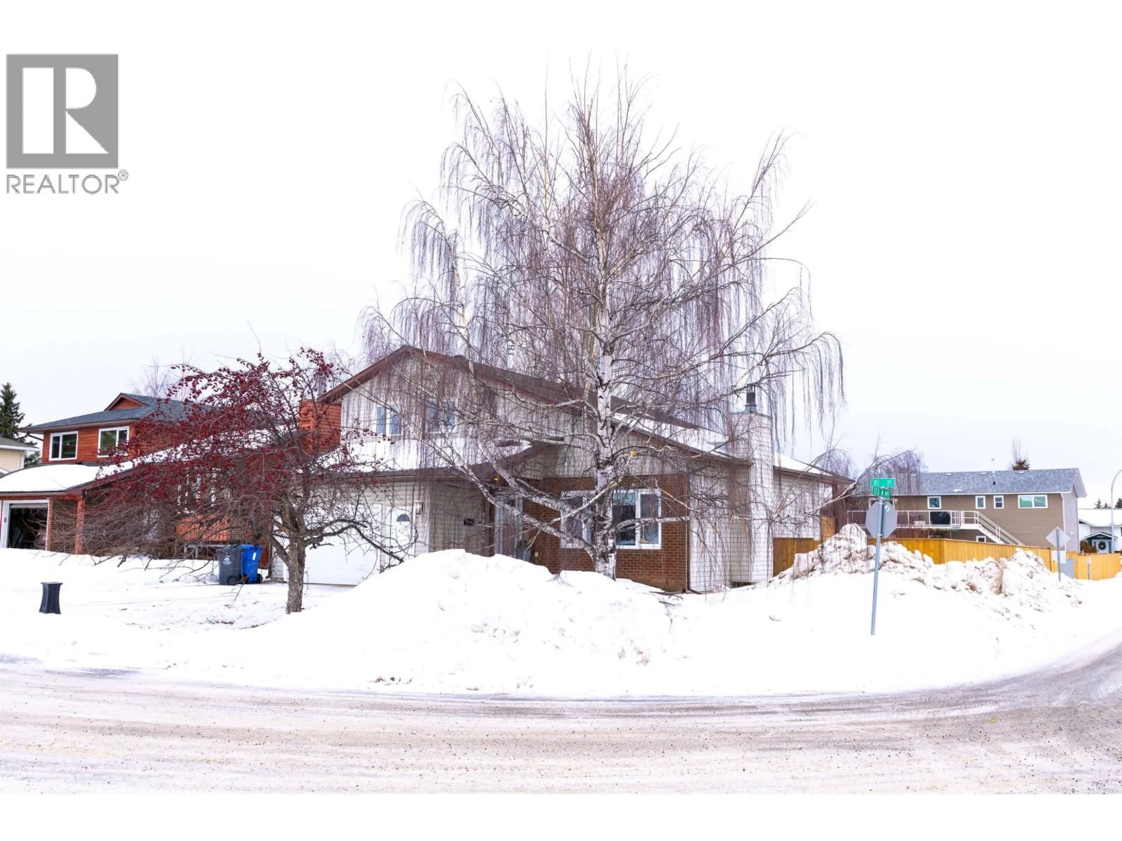 Parking for 11320 91 STREET, Fort St. John British Columbia V1J5J7