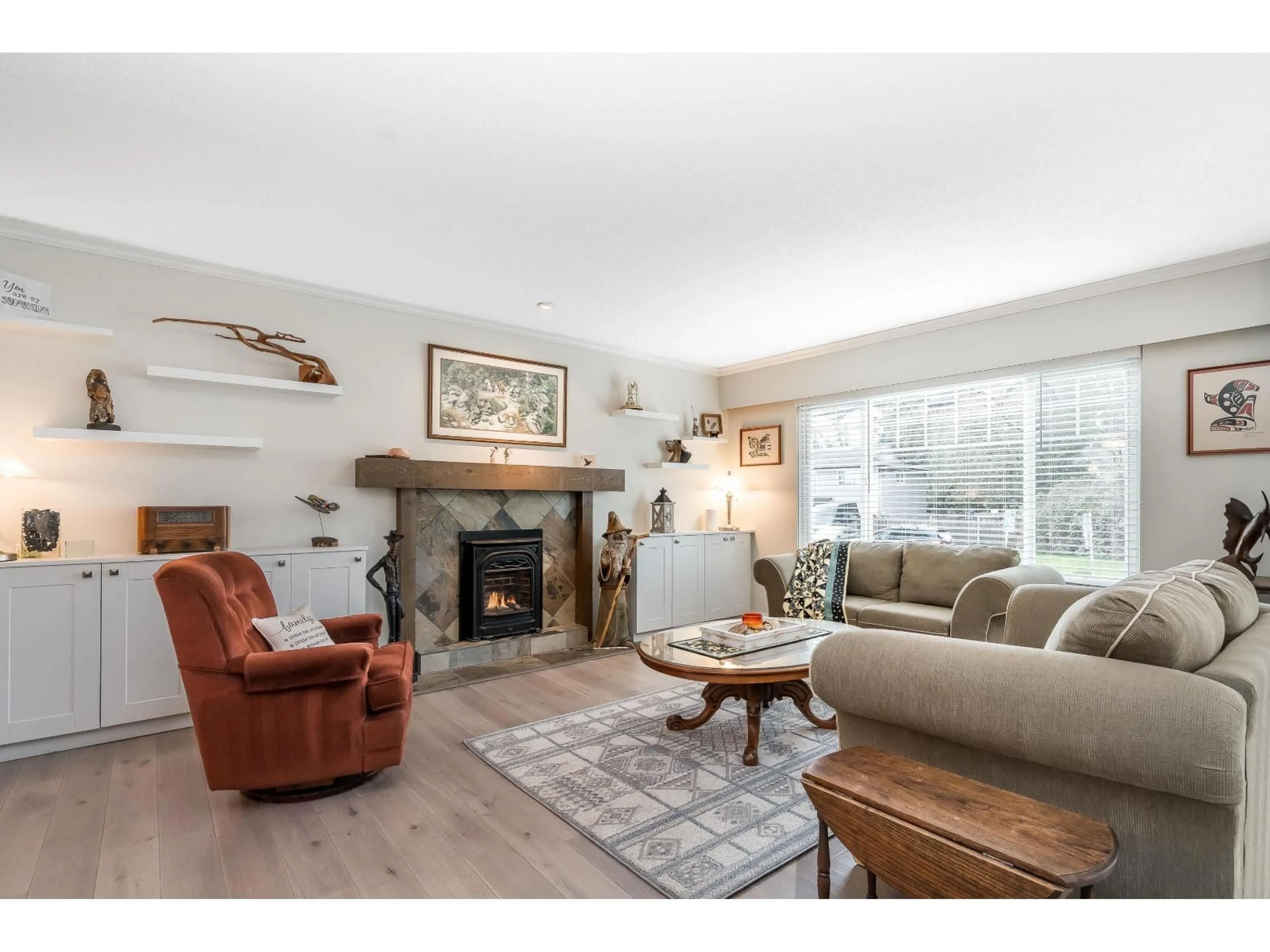 Living room with furniture, wood/laminate floor for 14103 PARK DRIVE, Surrey British Columbia V3R5N6