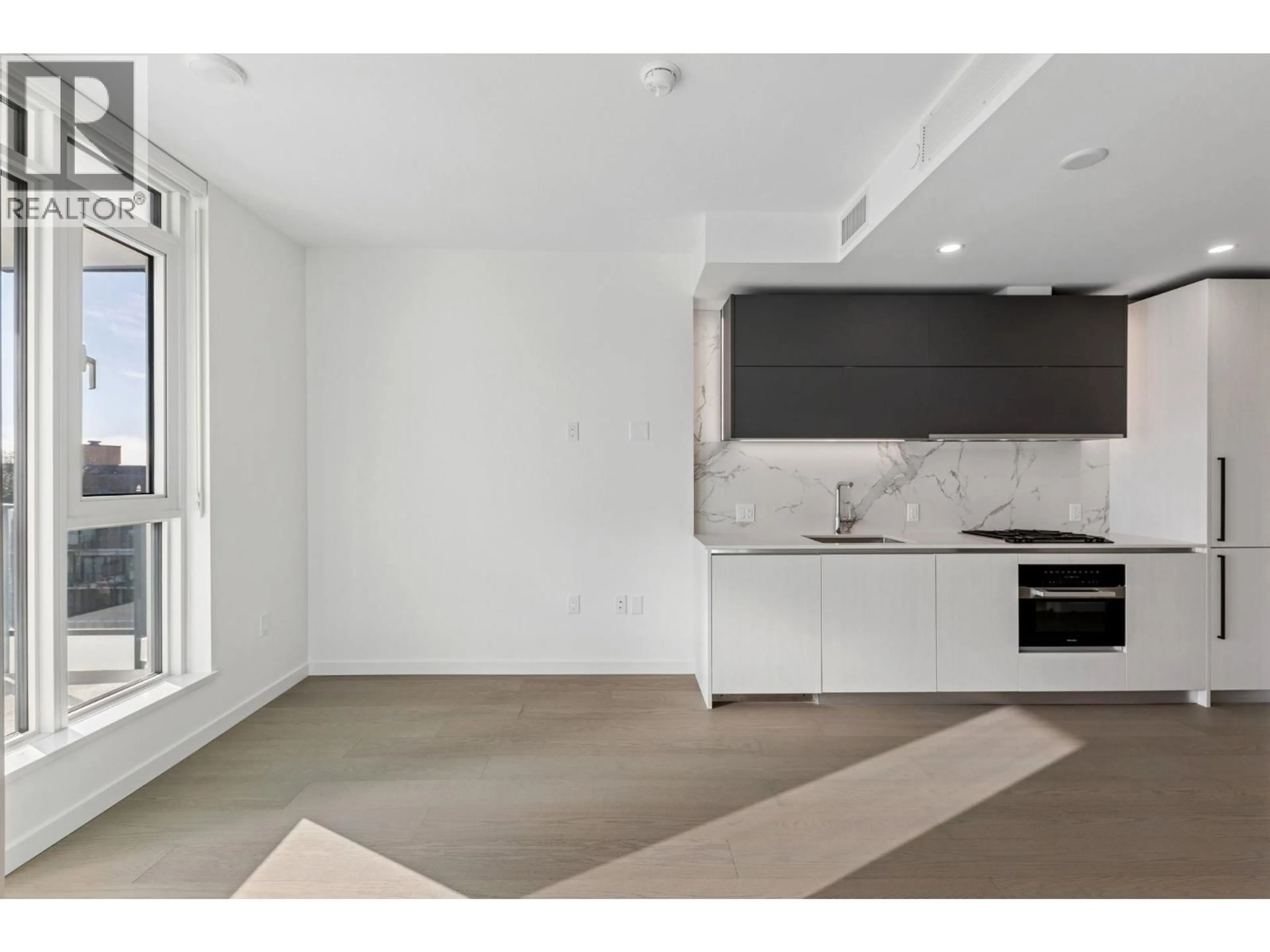 Unknown for 606 - 8415 GRANVILLE STREET, Vancouver British Columbia V6P0M2